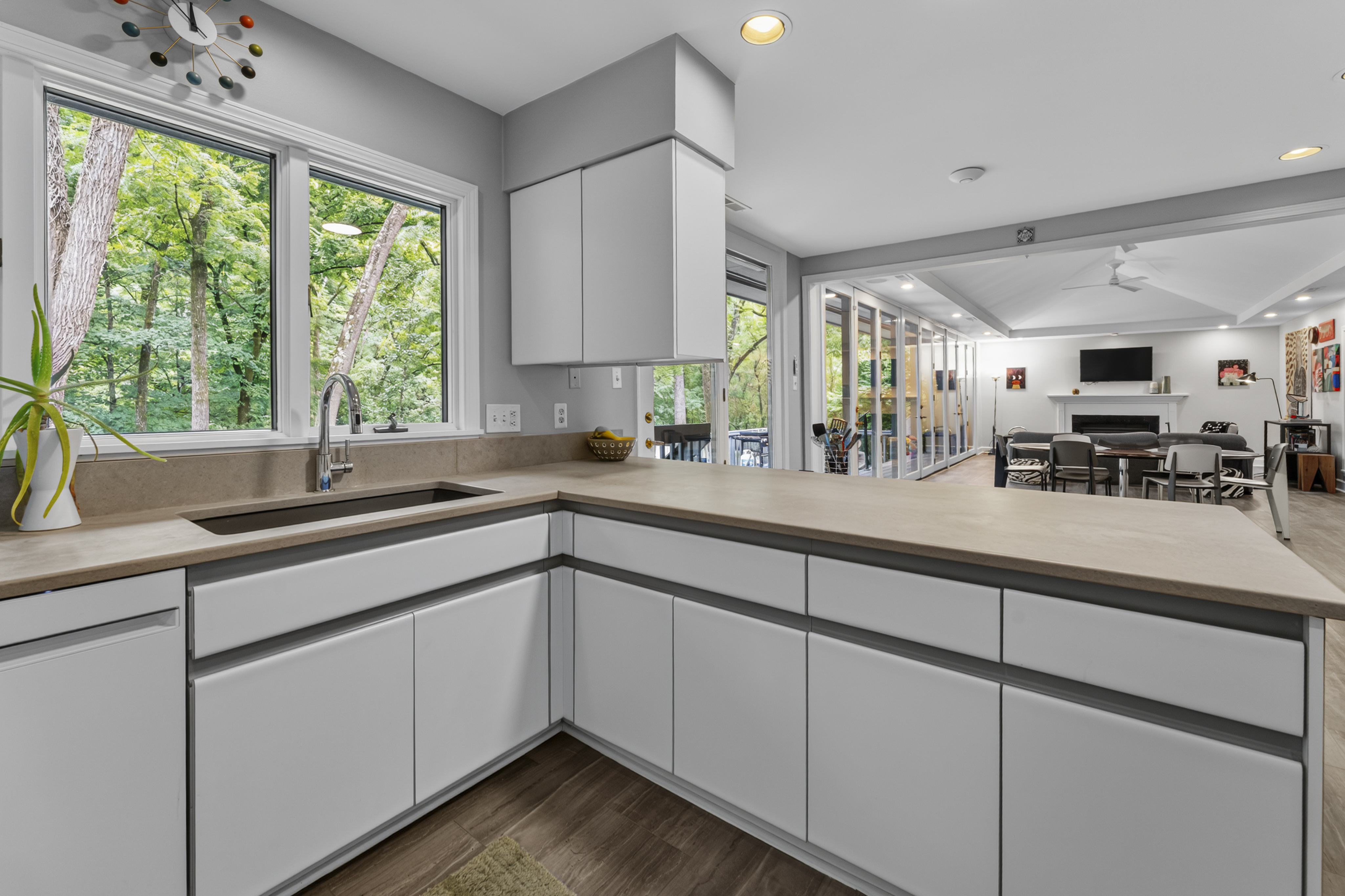  Contemporary Ranch in Desirable Sugar Creek Valley - 物件實景