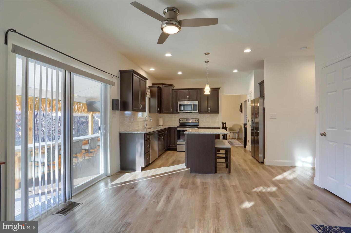 Etters, Pennsylvania, 17319, United States, 5 Bedrooms Bedrooms, ,4 BathroomsBathrooms,Residential,For Sale,1992939