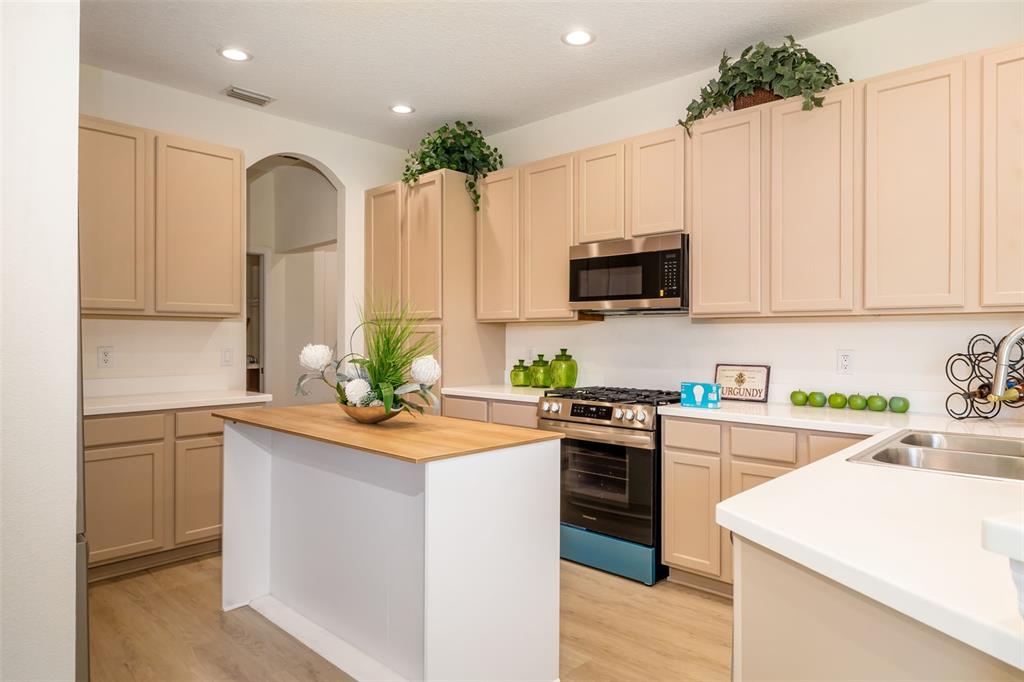 University Park, Florida, 34201, United States, 4 Bedrooms Bedrooms, ,4 BathroomsBathrooms,Residential,For Sale,1876189