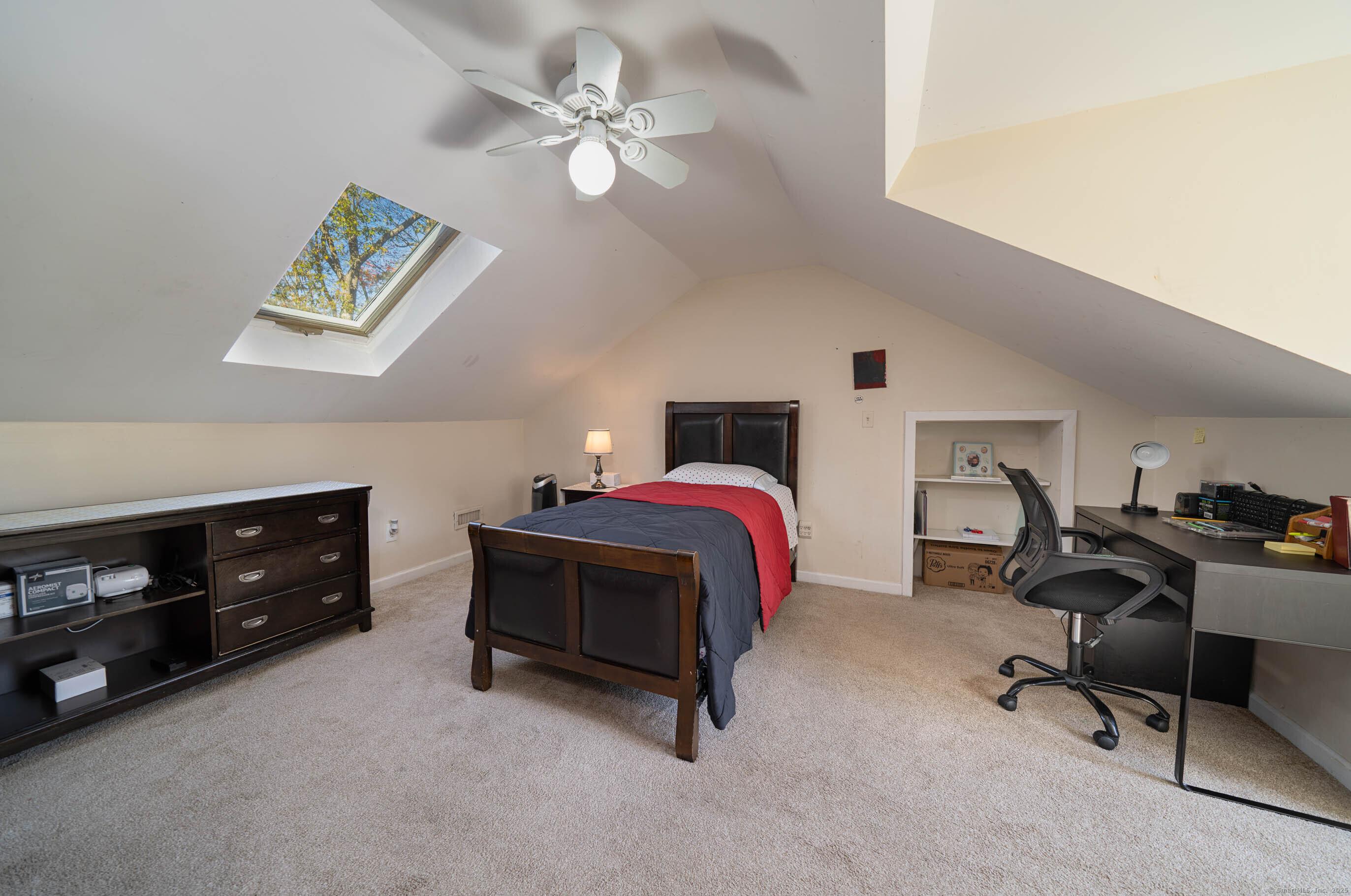 Hamden, Connecticut, 06517, United States, 4 Bedrooms Bedrooms, ,4 BathroomsBathrooms,Residential,For Sale,1982010