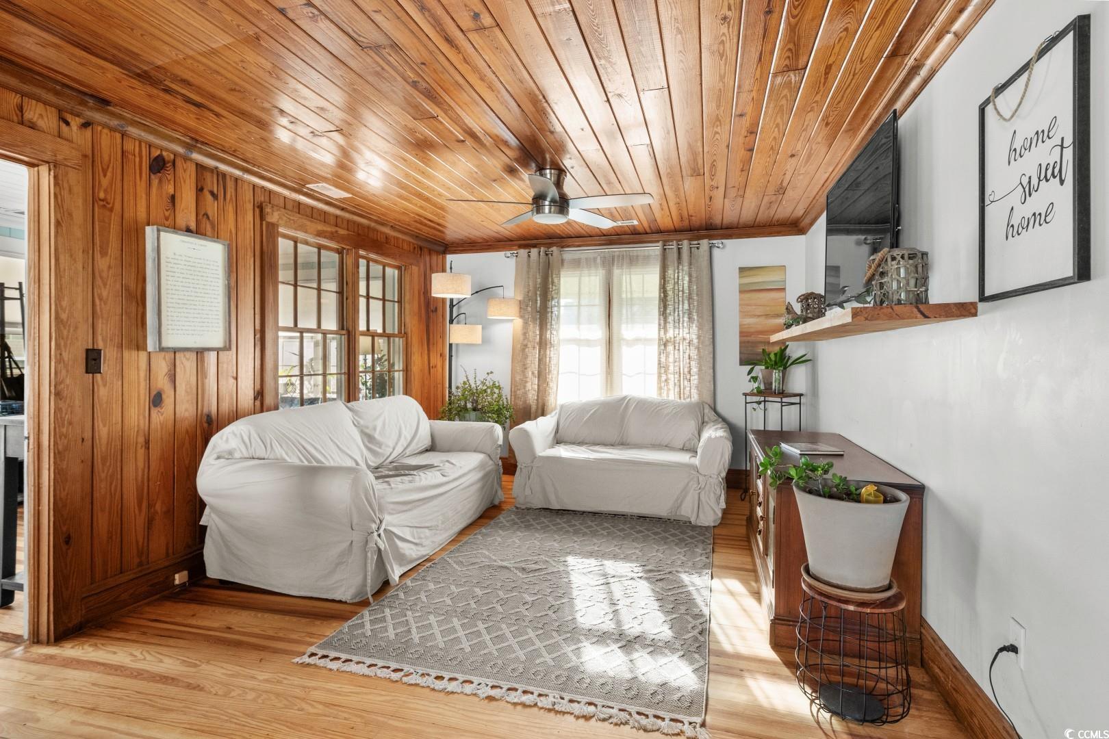 North Myrtle Beach, South Carolina, 29582, United States, 6 Bedrooms Bedrooms, ,3 BathroomsBathrooms,Residential,For Sale,1994221