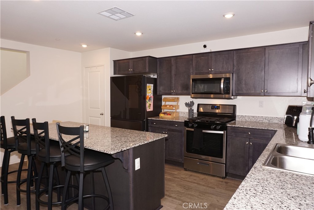 Hemet, California, 92543, United States, 5 Bedrooms Bedrooms, ,3 BathroomsBathrooms,Residential,For Sale,1826909
