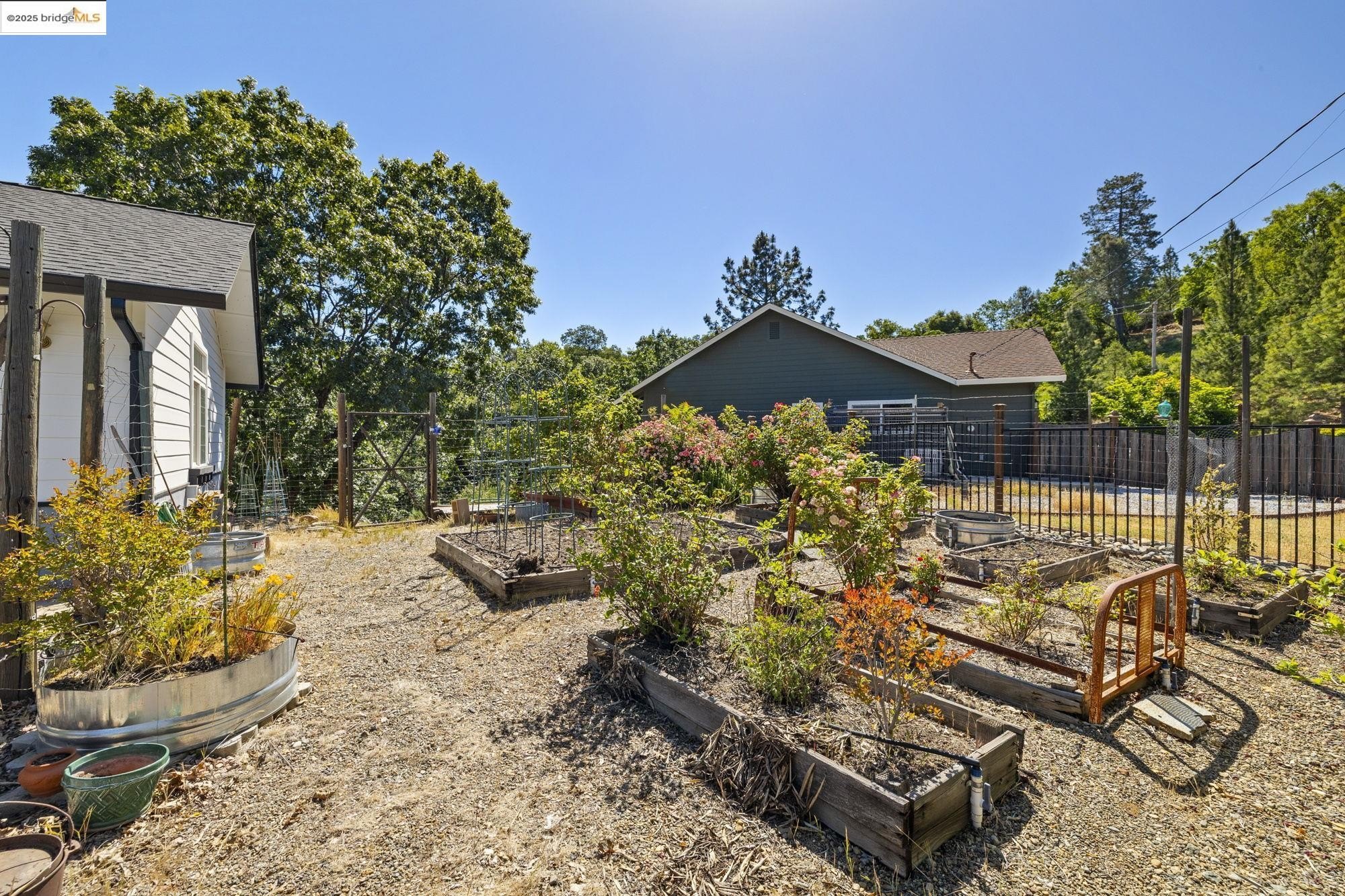 Sonora, California, 95370, United States, 3 Bedrooms Bedrooms, ,2 BathroomsBathrooms,Residential,For Sale,1916057