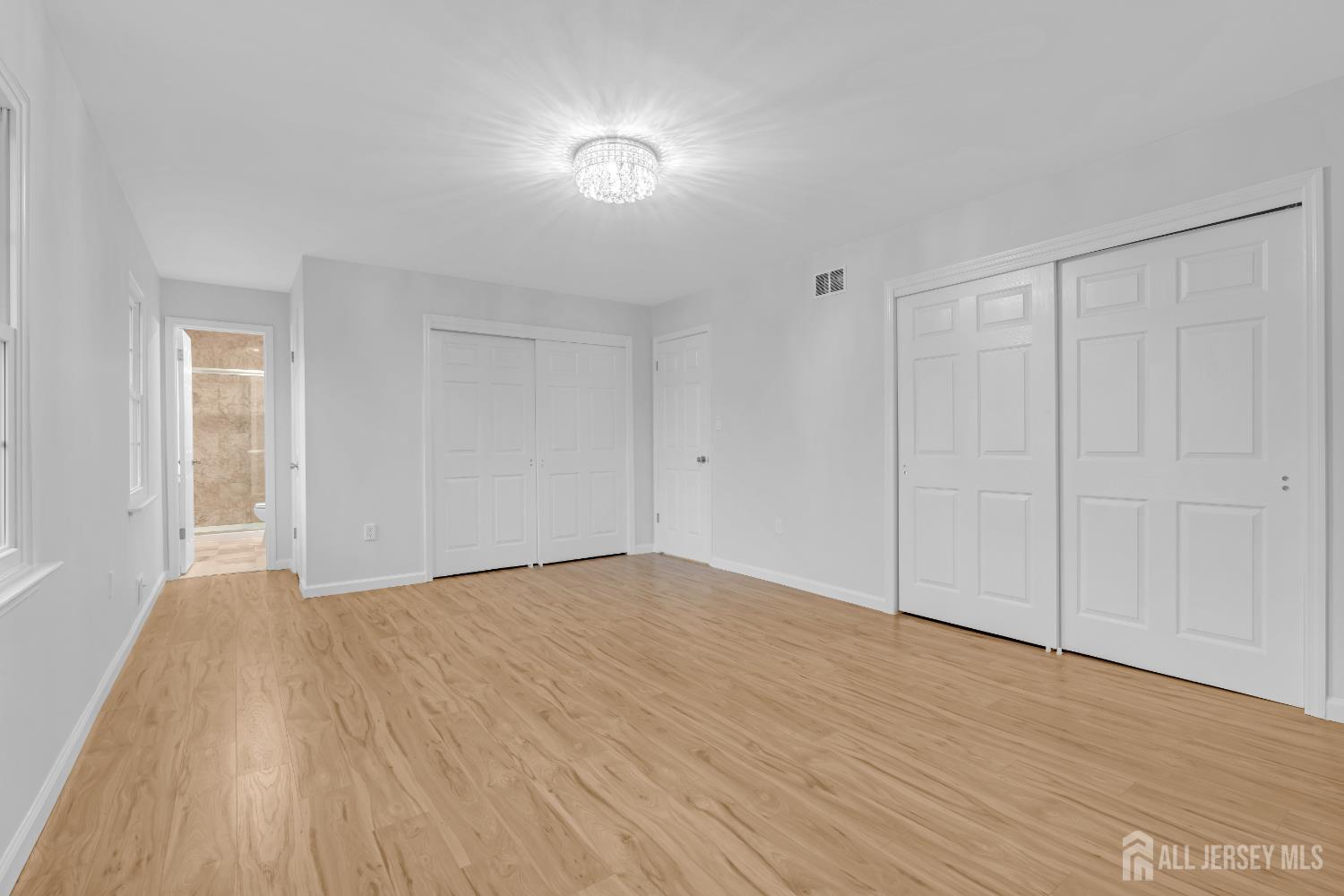 East Brunswick, New Jersey, 08816, United States, 3 Bedrooms Bedrooms, ,3 BathroomsBathrooms,Residential,For Sale,2001983