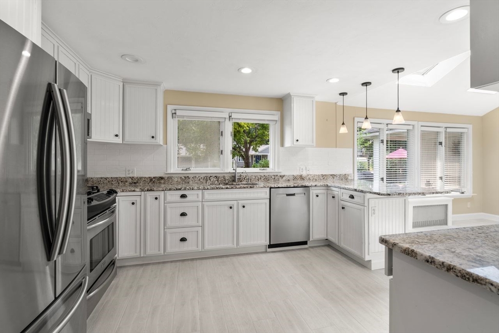 Chelmsford, Massachusetts, 01824, United States, 3 Bedrooms Bedrooms, ,2 BathroomsBathrooms,Residential,For Sale,1927111