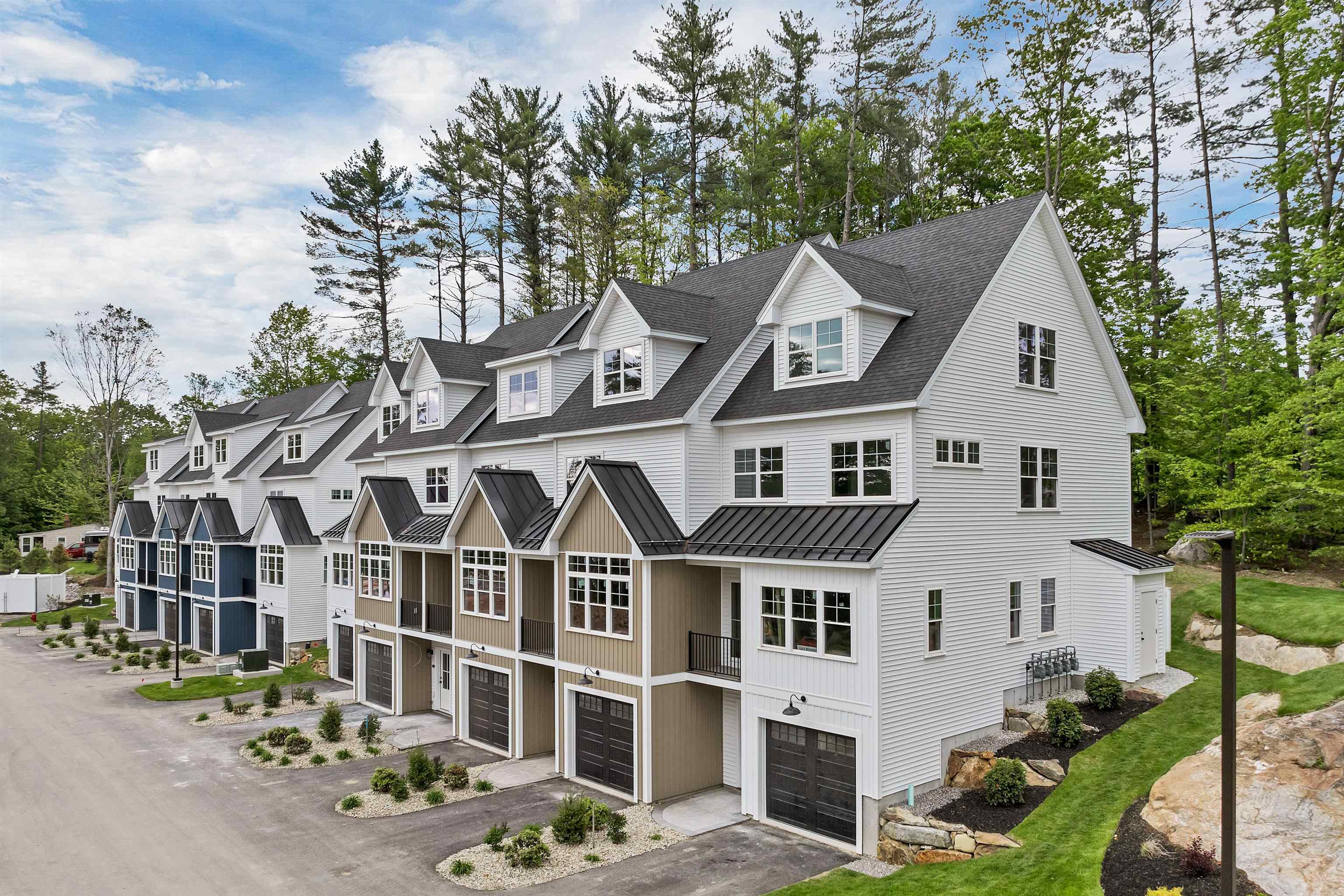 Laconia, New Hampshire, 03246, United States, 3 Bedrooms Bedrooms, ,2 BathroomsBathrooms,Residential,For Sale,1838158
