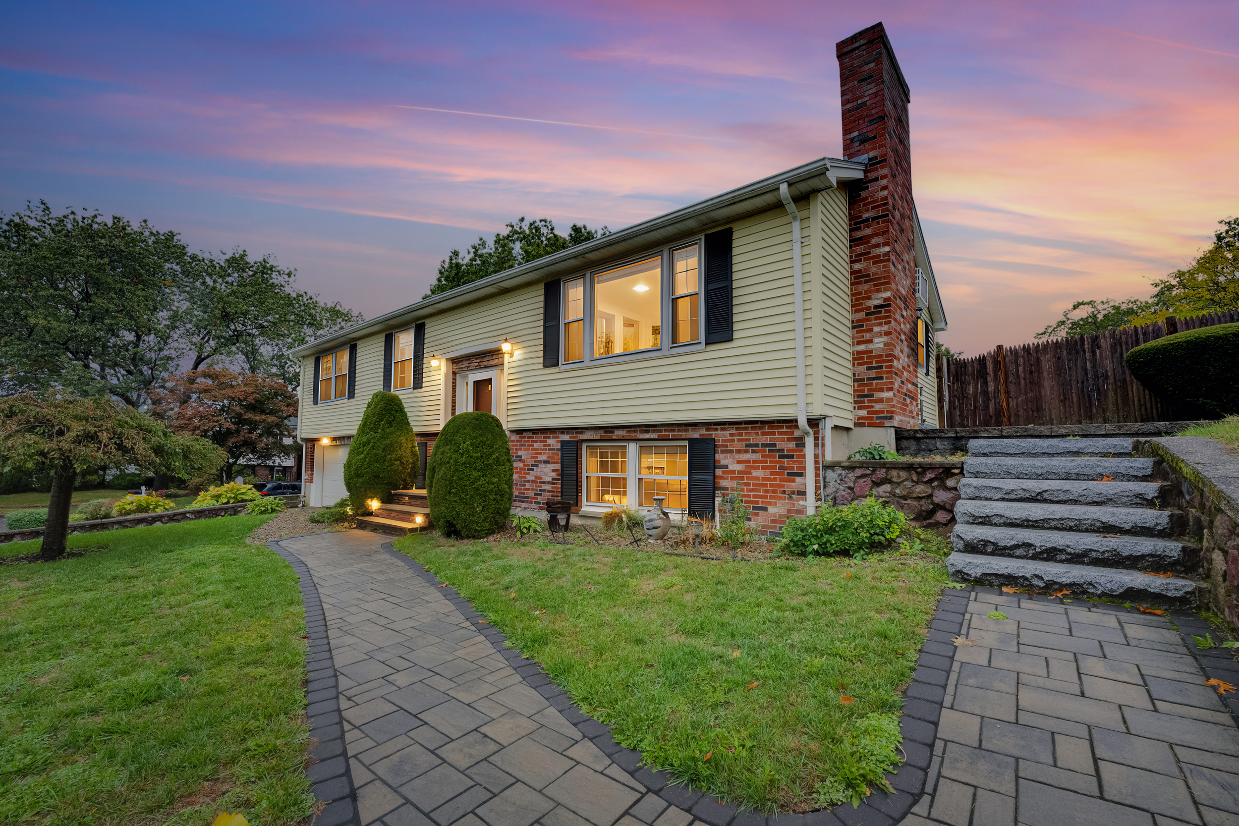 Wakefield, Massachusetts, 01880, United States, 4 Bedrooms Bedrooms, ,3 BathroomsBathrooms,Residential,For Sale,1978637