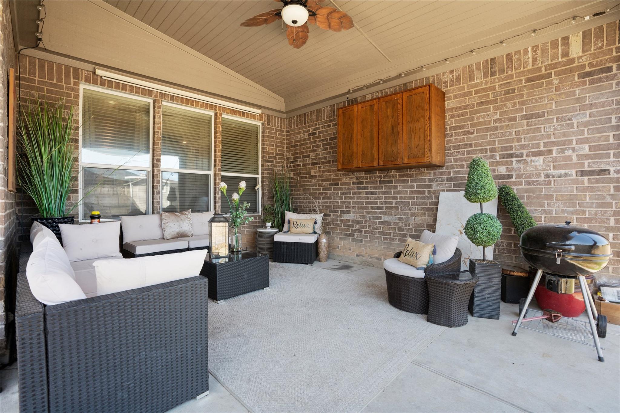 Austin, Texas, 78744, United States, 5 Bedrooms Bedrooms, ,4 BathroomsBathrooms,Residential,For Sale,1975896