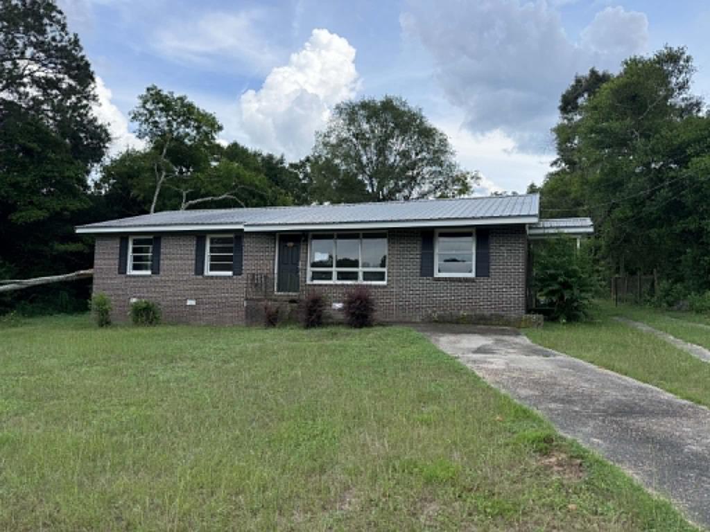 Meadowview Dr, Ozark, AL 36360
