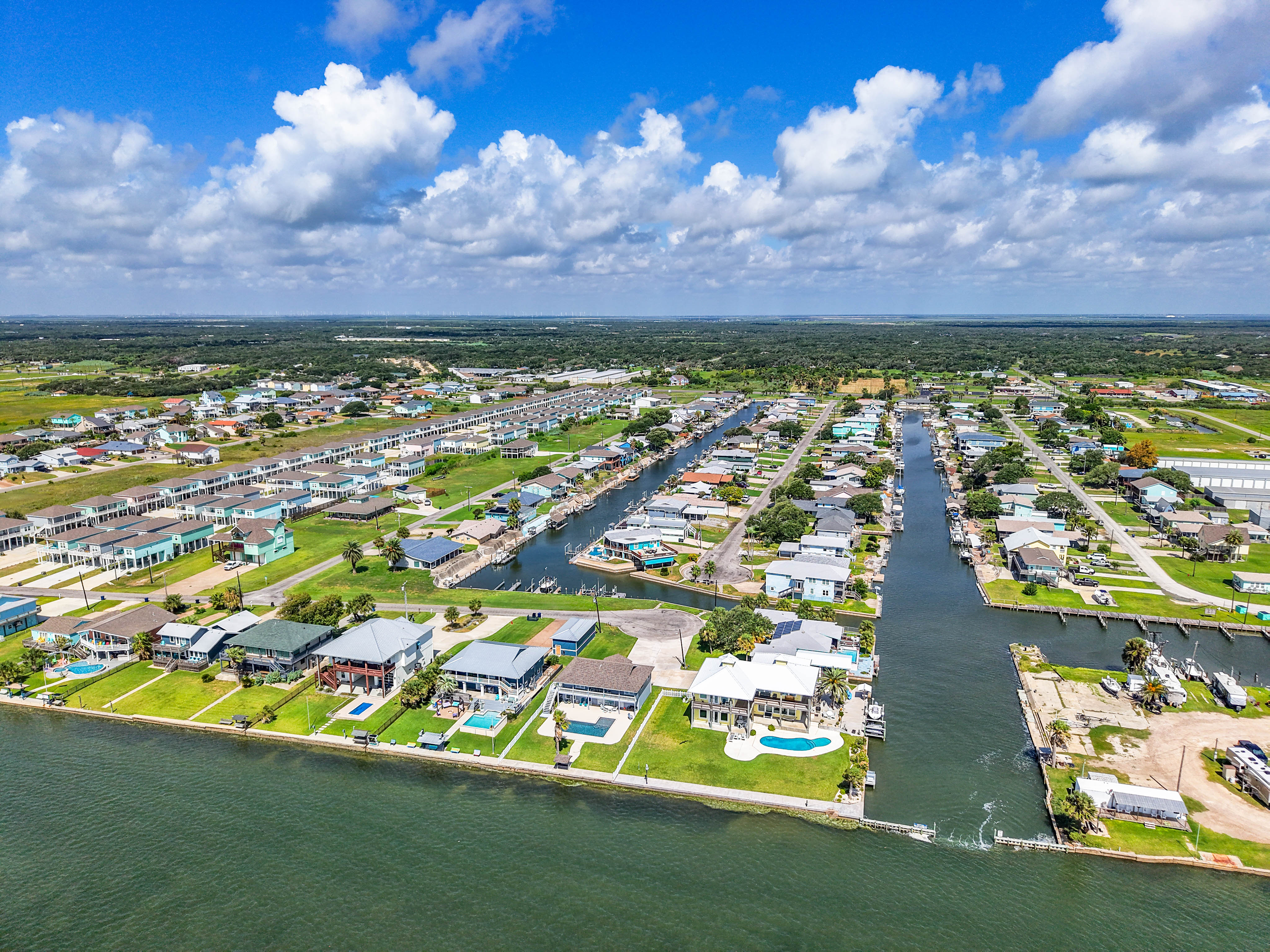  Waterfront Retreat with Heated Pool and Boat Lift - 物件實景