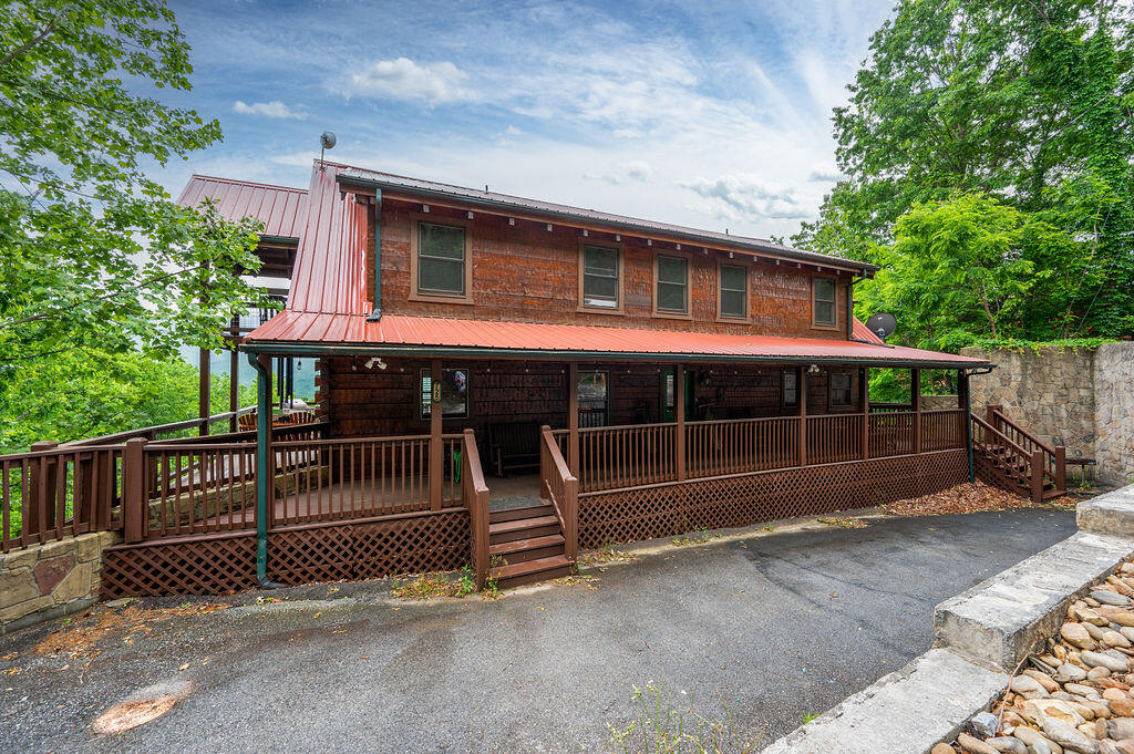 Gatlinburg, Tennessee, 37738, United States, 5 Bedrooms Bedrooms, ,6 BathroomsBathrooms,Residential,For Sale,1981295