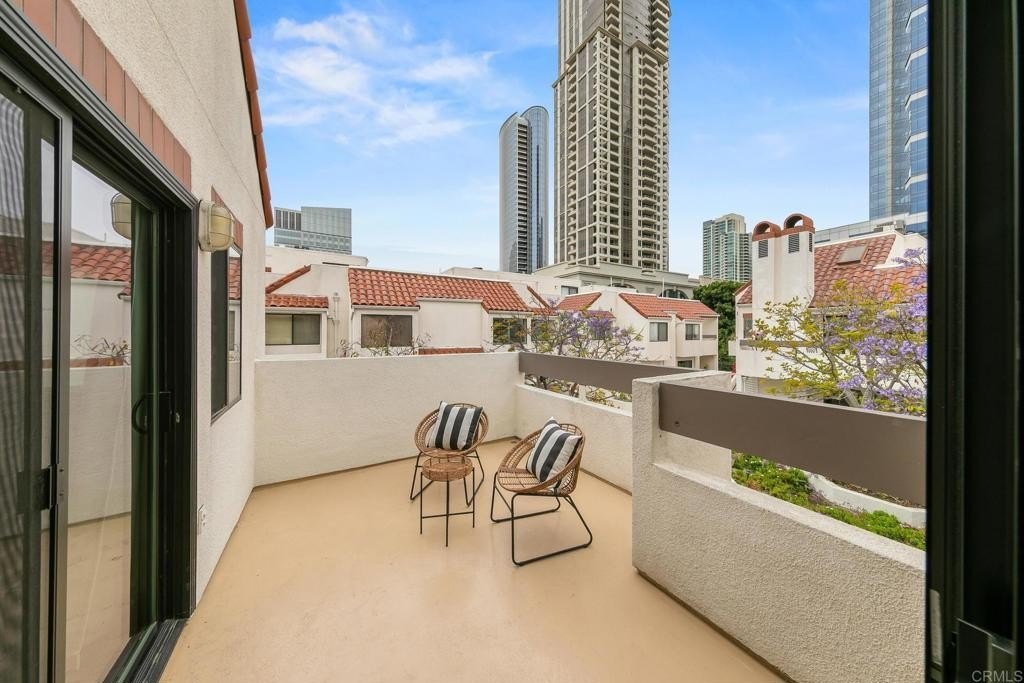 San Diego, California, 92101, United States, 2 Bedrooms Bedrooms, ,2 BathroomsBathrooms,Residential,For Sale,1760340