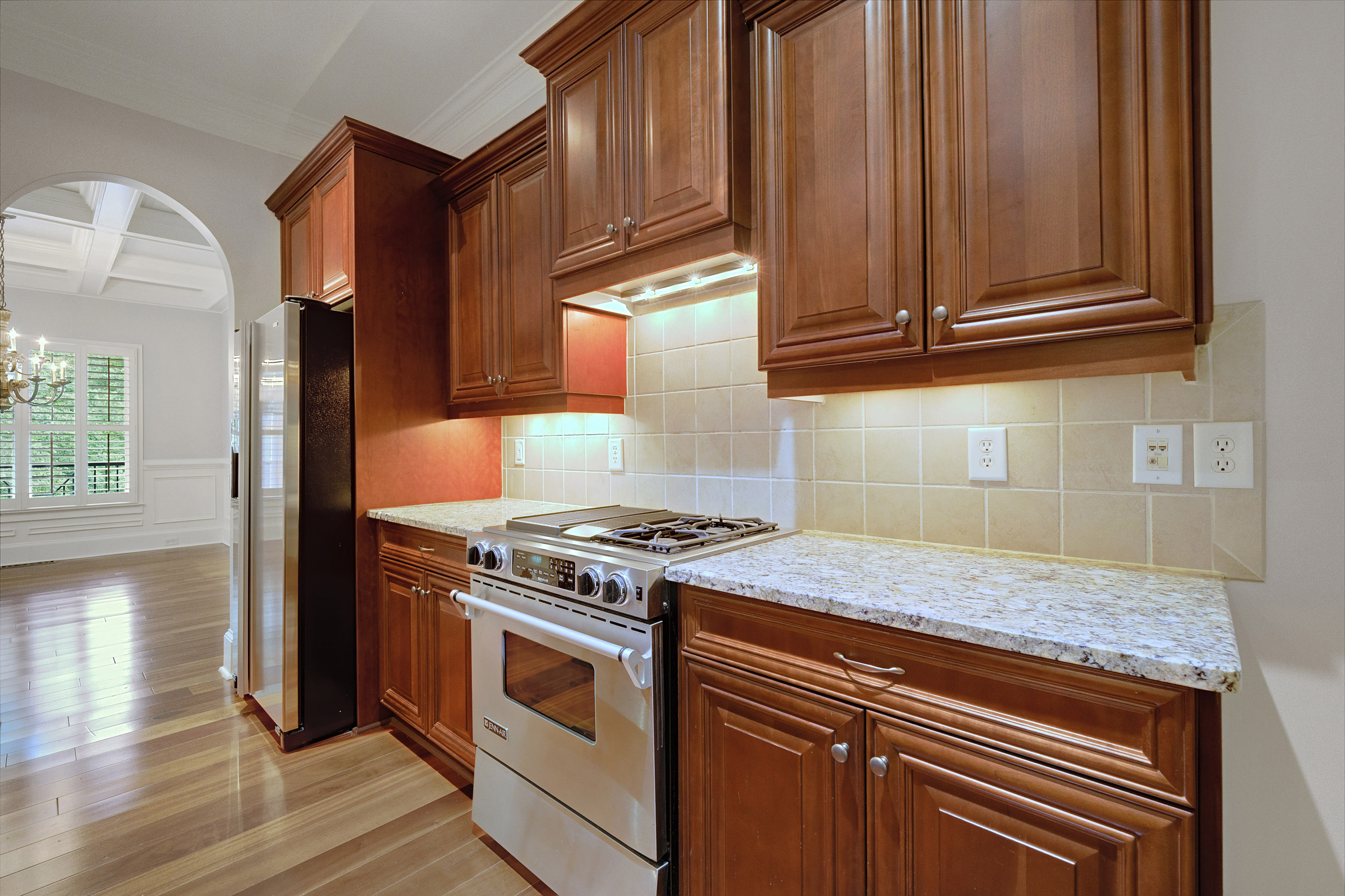  Sandy Springs Townhome Lives Like a Single Family Residence - 物件實景