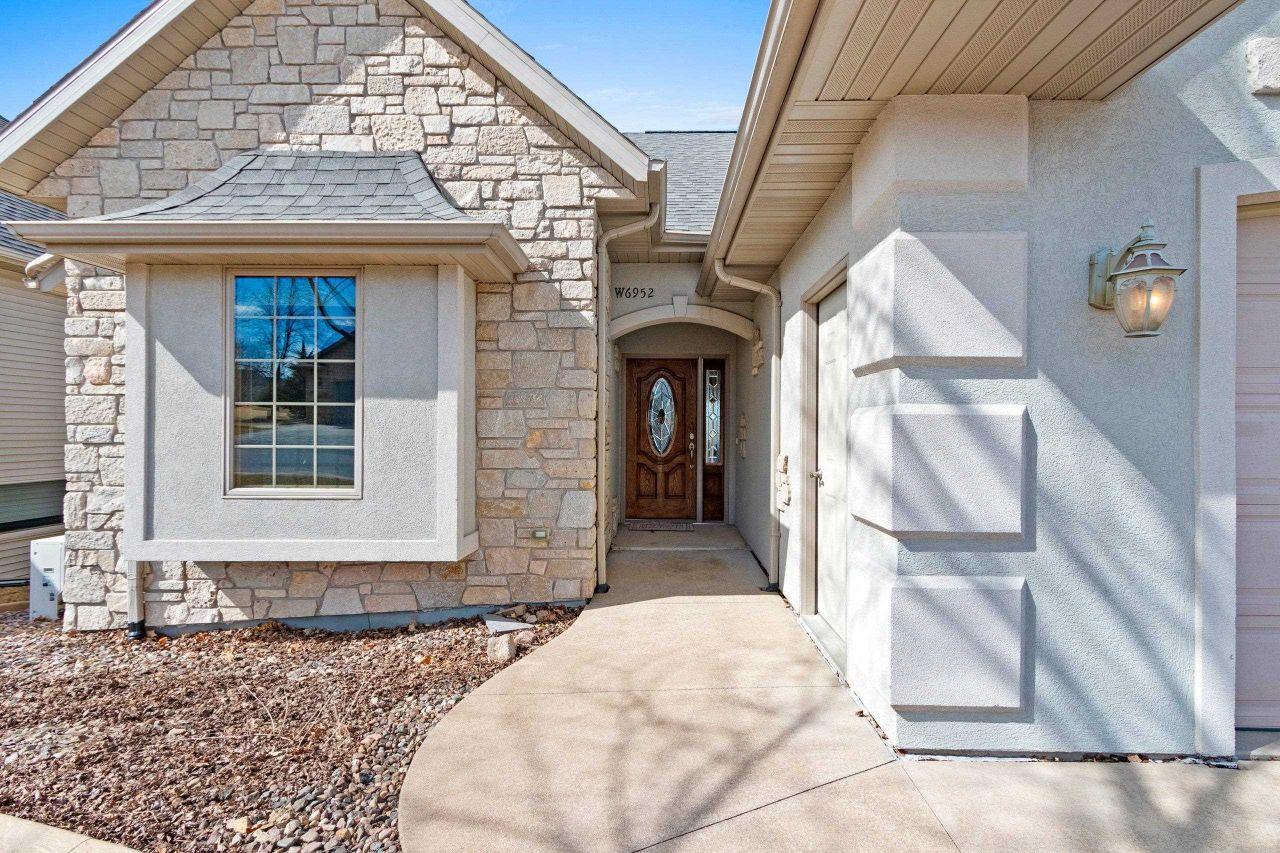 GREENVILLE, Wisconsin, 54942, United States, 3 Bedrooms Bedrooms, ,3 BathroomsBathrooms,Residential,For Sale,1744997