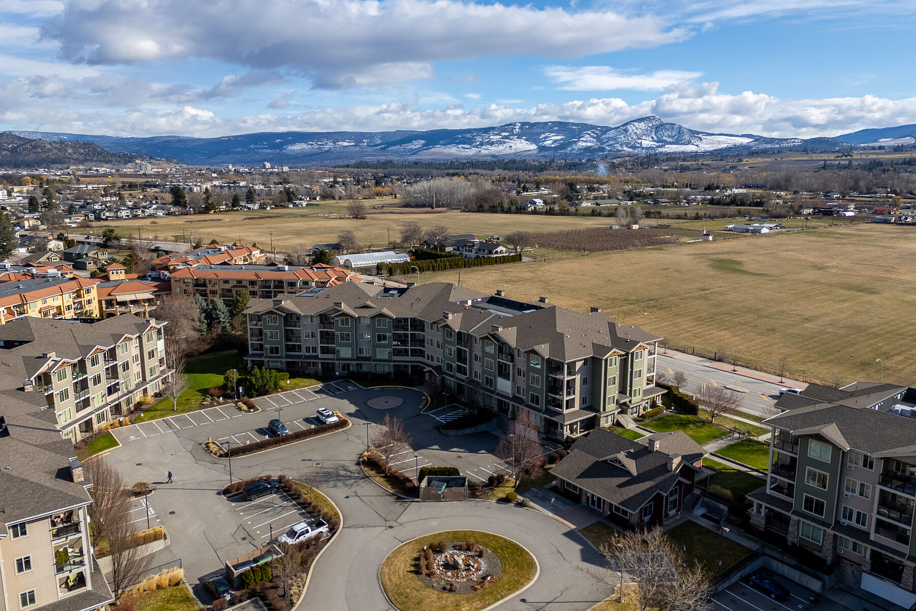  Mission Meadows Condo - 物件實景