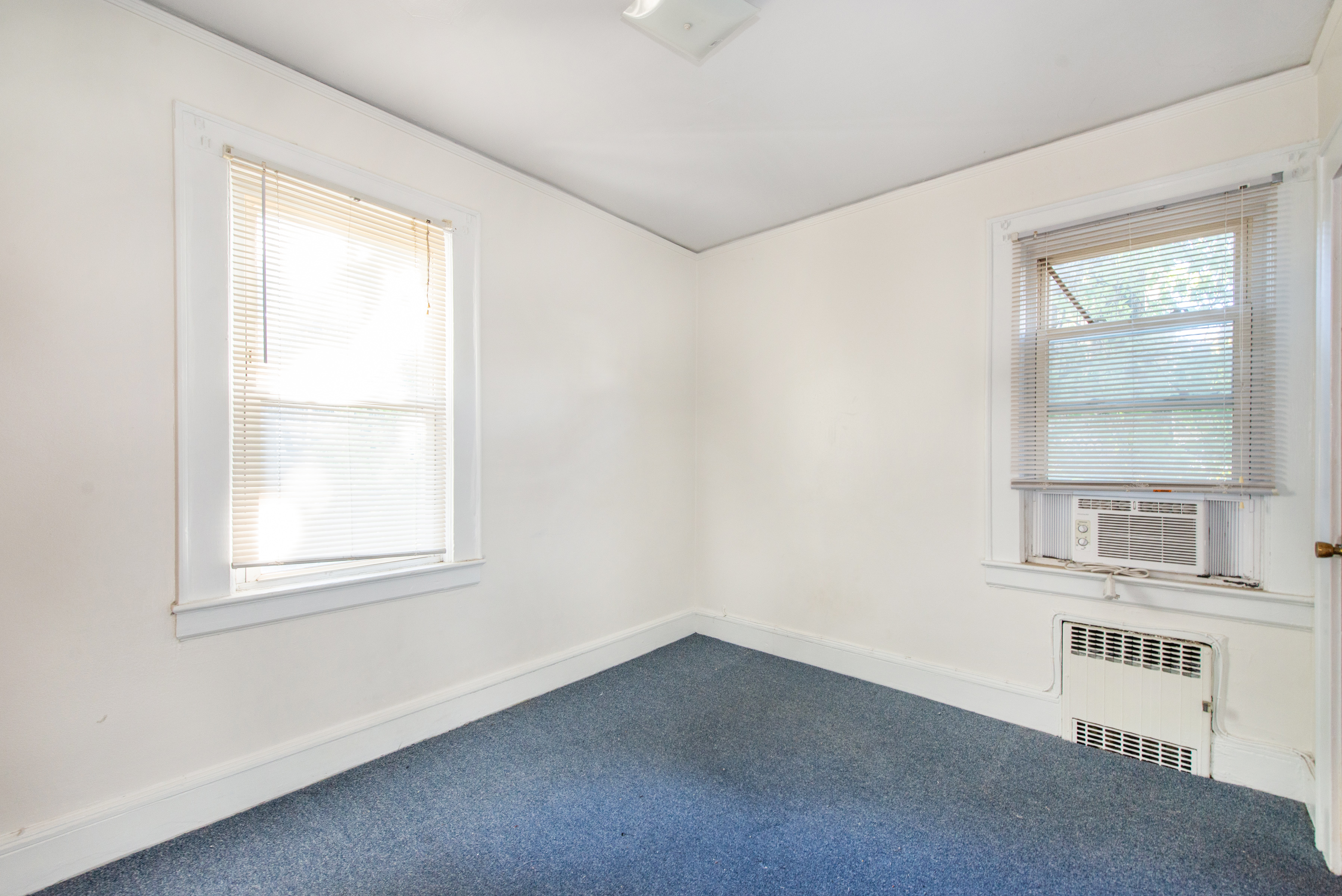 Belleville, New Jersey, 07109, United States, 4 Bedrooms Bedrooms, ,2 BathroomsBathrooms,Residential,For Sale,1977924