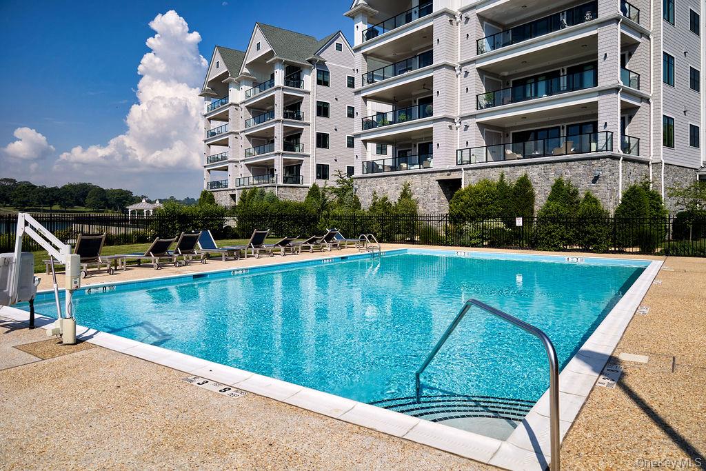 New Rochelle, New York, 10805, United States, 3 Bedrooms Bedrooms, ,4 BathroomsBathrooms,Residential,For Sale,1942227