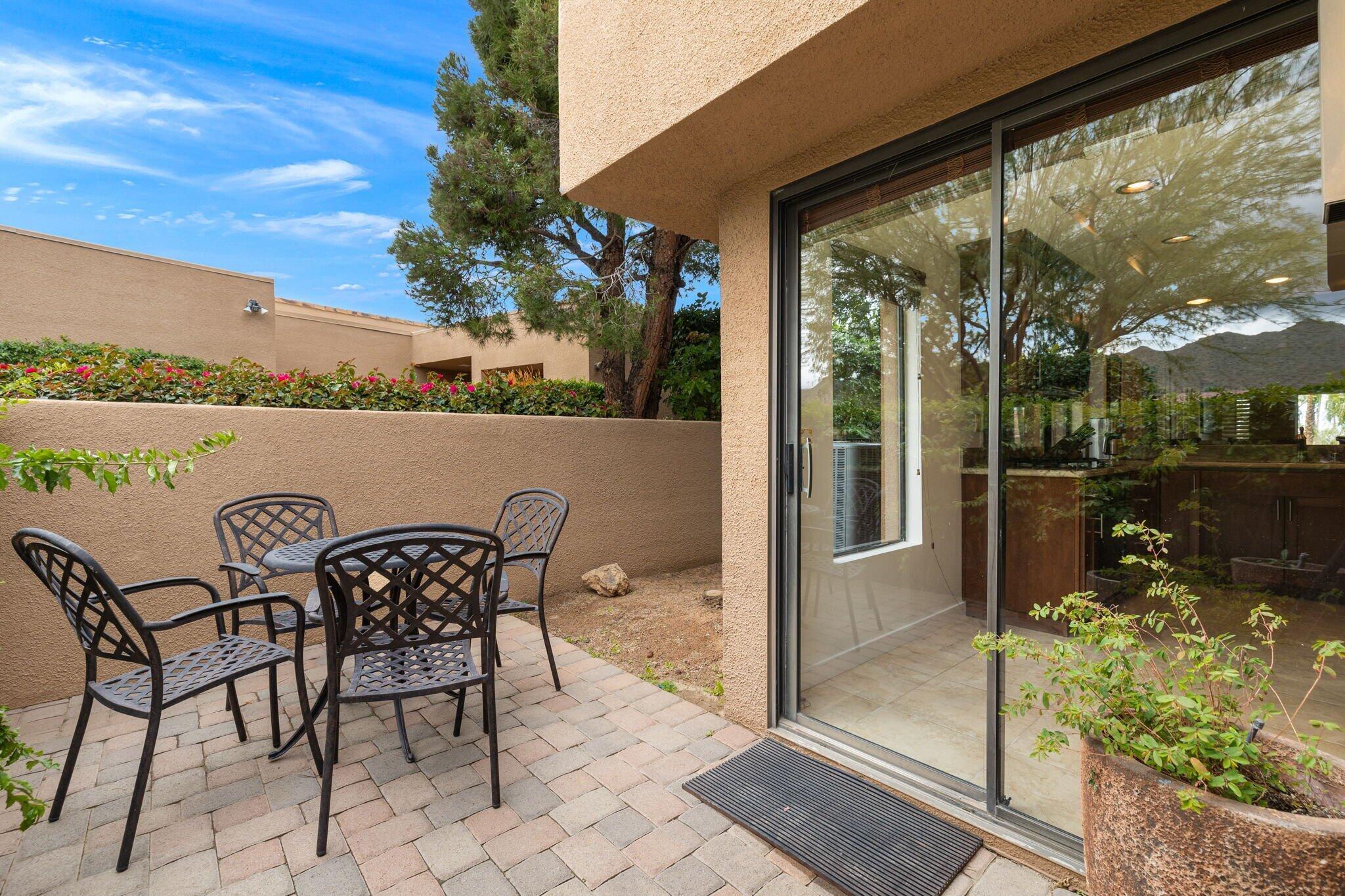 Palm Desert, California, 92260, United States, 2 Bedrooms Bedrooms, ,2 BathroomsBathrooms,Residential,For Sale,1987957