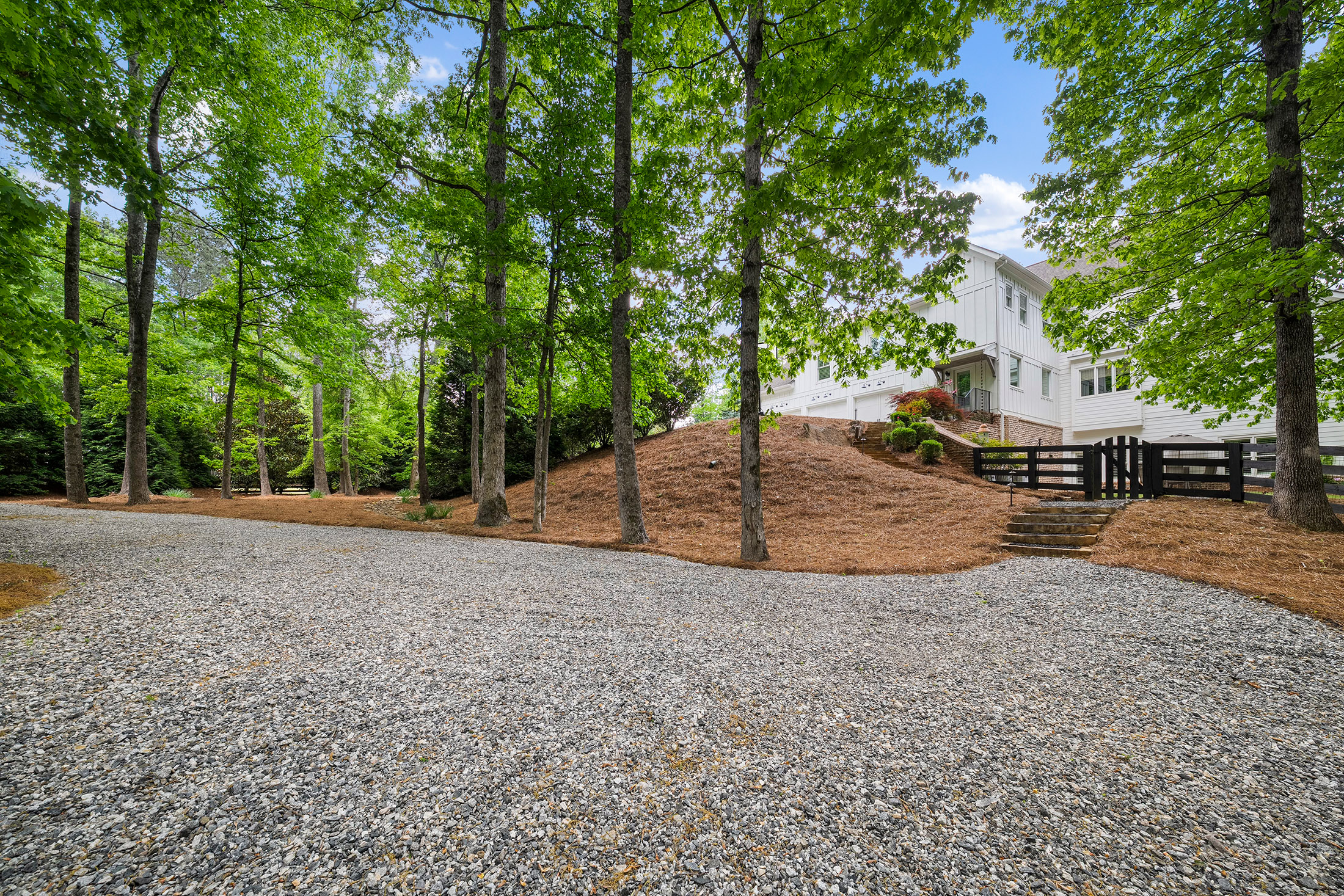 Builder’s Personal Estate on 2.36± Acres—Offering Space, Privacy & Convenience - 物件實景