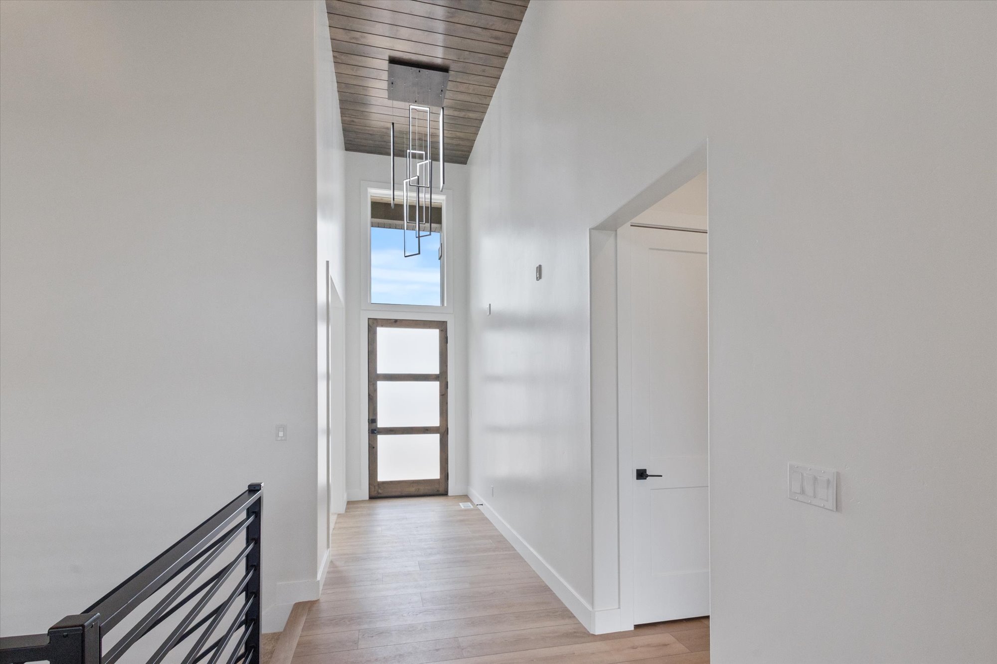 Heber, Utah, 84032, United States, 5 Bedrooms Bedrooms, ,3 BathroomsBathrooms,Residential,For Sale,1976197