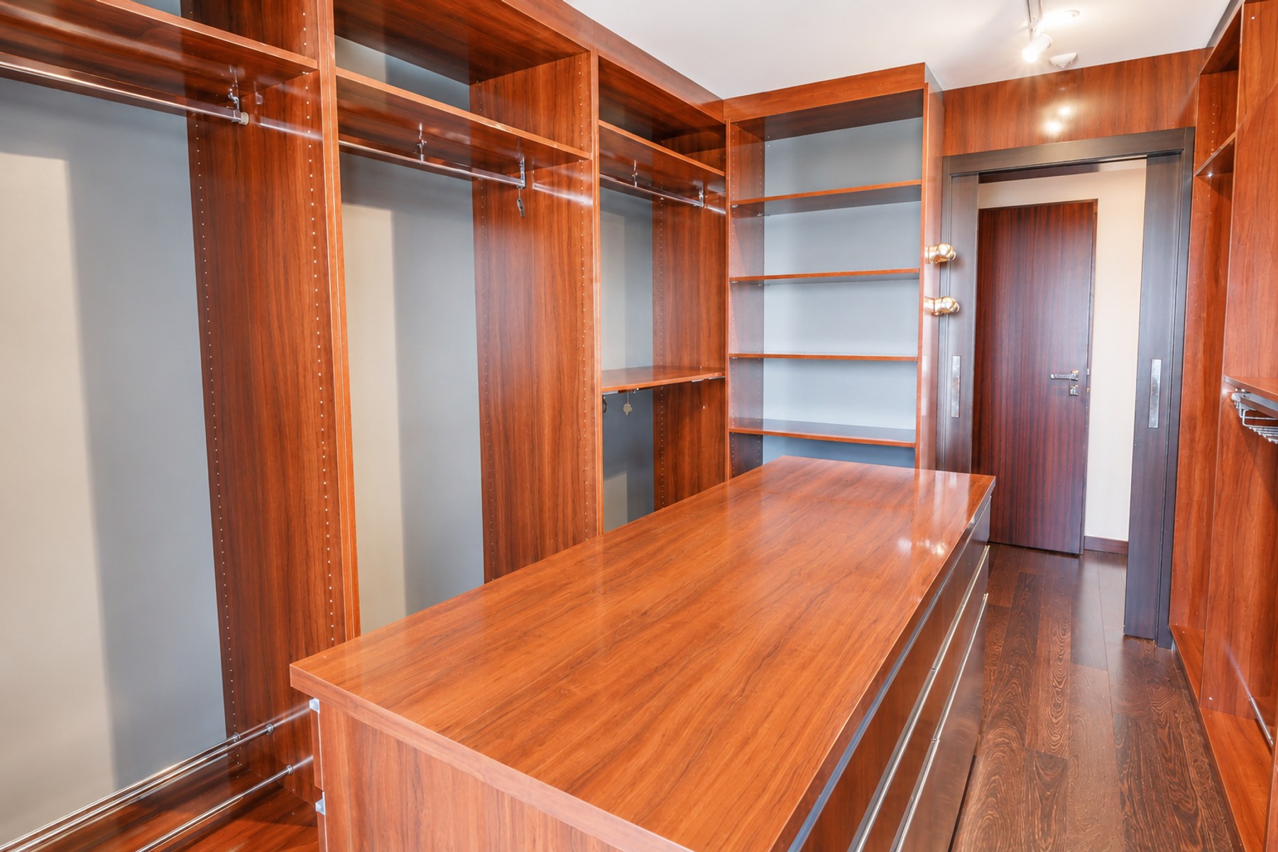  Stunning duplex apartment with lake views and high-quality finishes - 物件實景