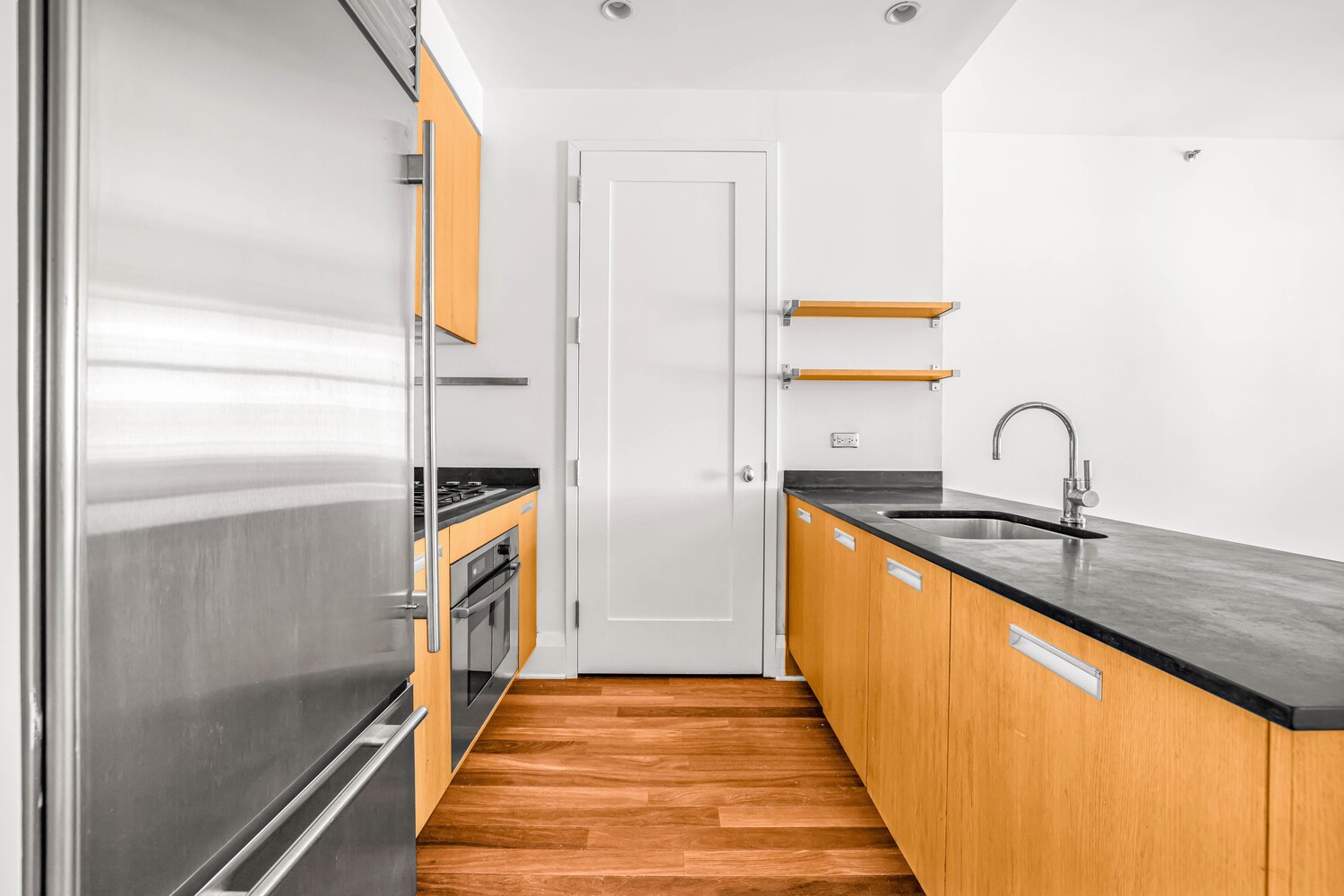 New York City, New York, 10038, United States, 1 Bedroom Bedrooms, ,1 BathroomBathrooms,Residential,For Sale,1989225