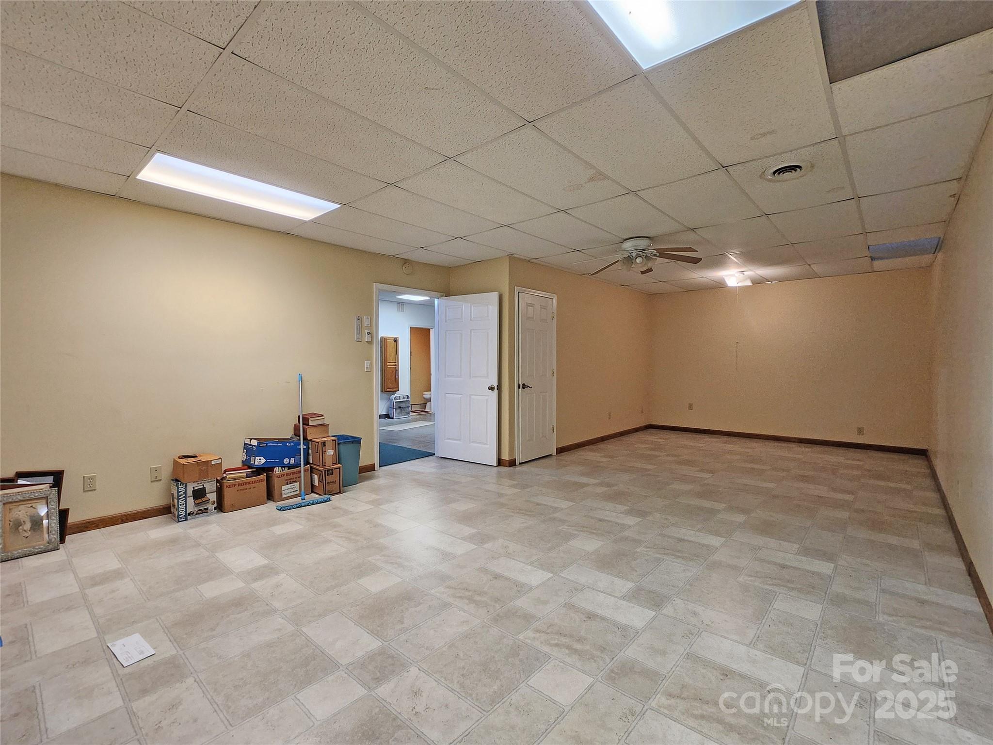 Hendersonville, North Carolina, 28792, United States, 3 Bedrooms Bedrooms, ,3 BathroomsBathrooms,Residential,For Sale,1975298