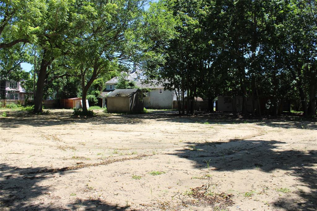 East Moriches, New York, 11940, United States, 4 Bedrooms Bedrooms, ,2 BathroomsBathrooms,Residential,For Sale,1984463