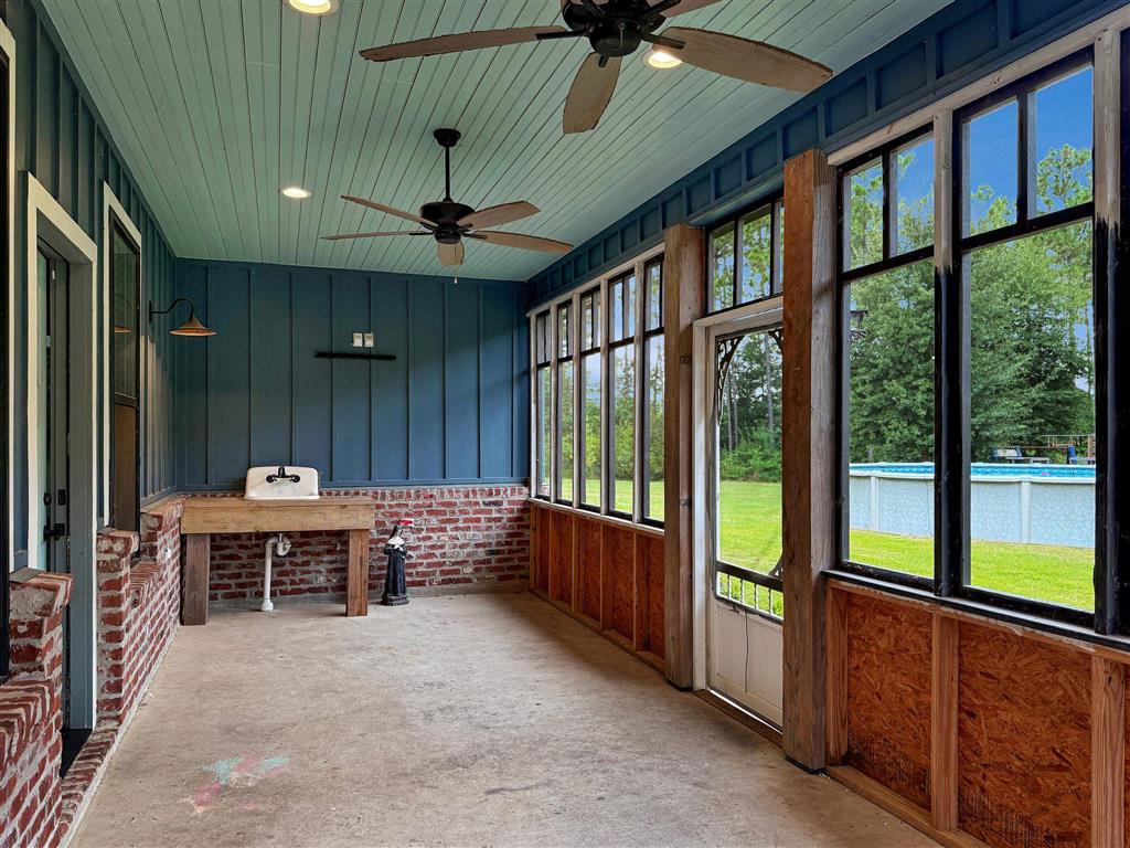 Dequincy, Louisiana, 70633, United States, 5 Bedrooms Bedrooms, ,4 BathroomsBathrooms,Residential,For Sale,1984141