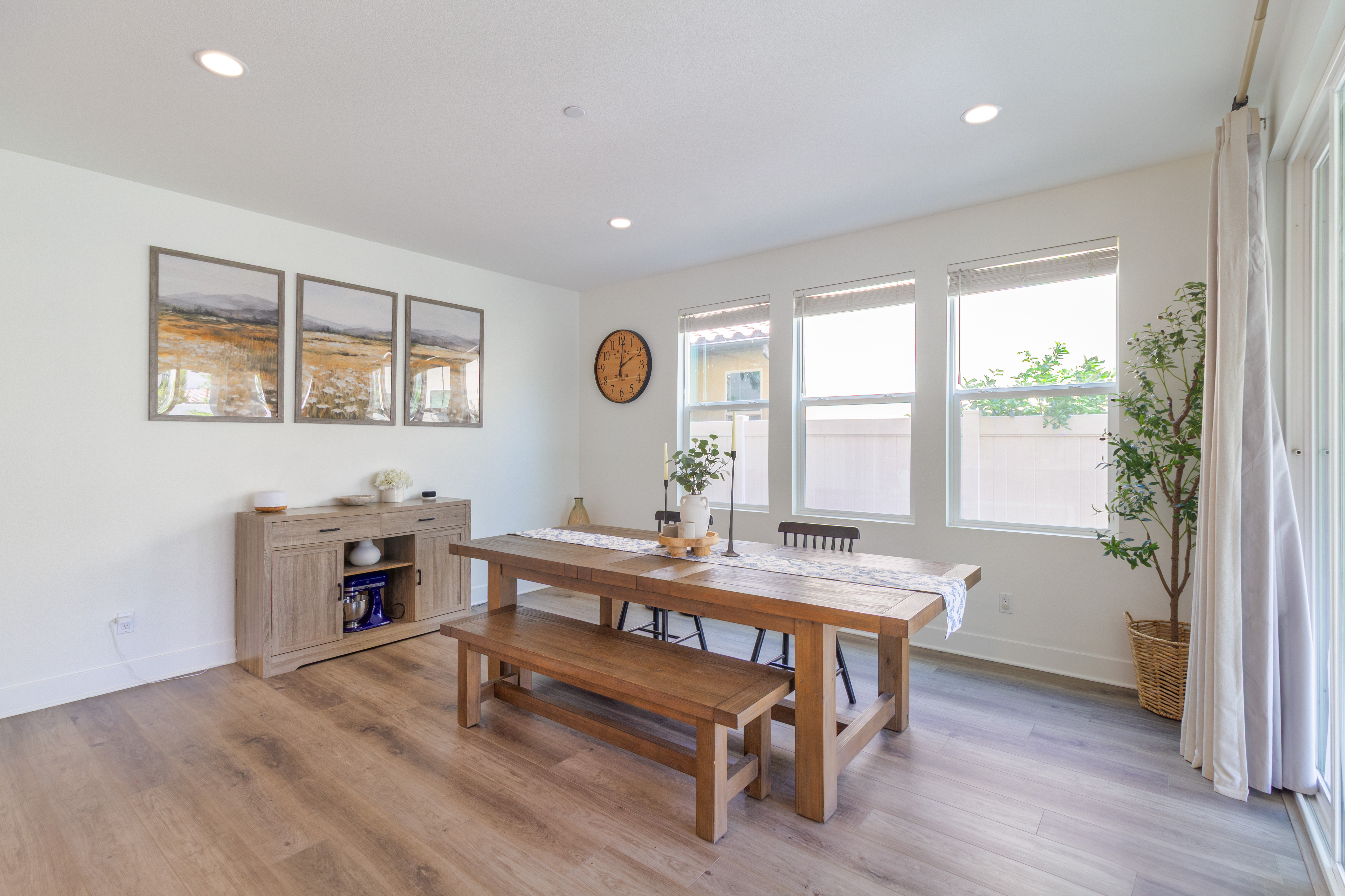 Corona, California, 92883, United States, 4 Bedrooms Bedrooms, ,3 BathroomsBathrooms,Residential,For Sale,1922003