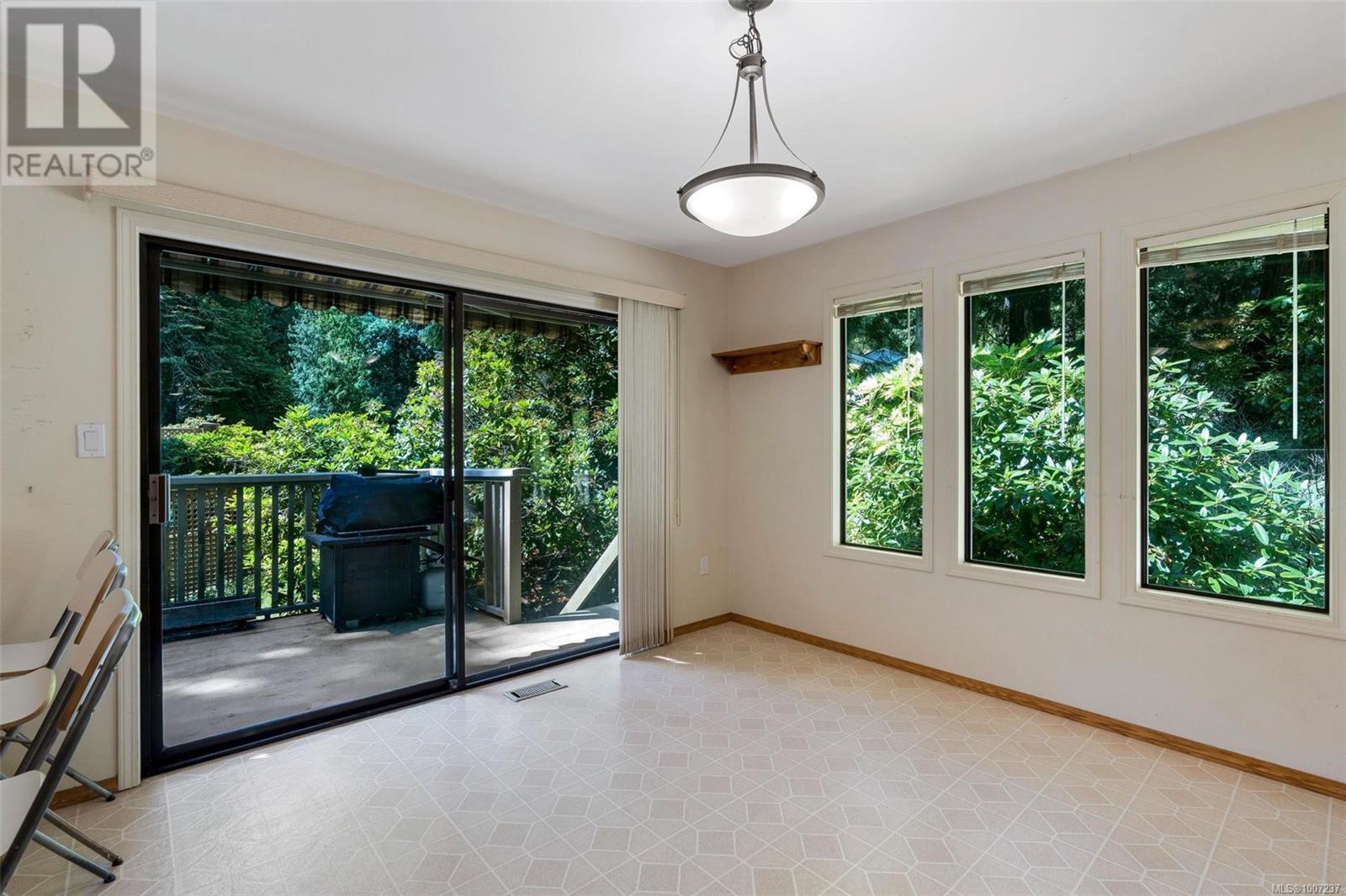 SAANICH, British Columbia, V8Y 1A9, CA, 4 Bedrooms Bedrooms, ,3 BathroomsBathrooms,Residential,For Sale,1901029