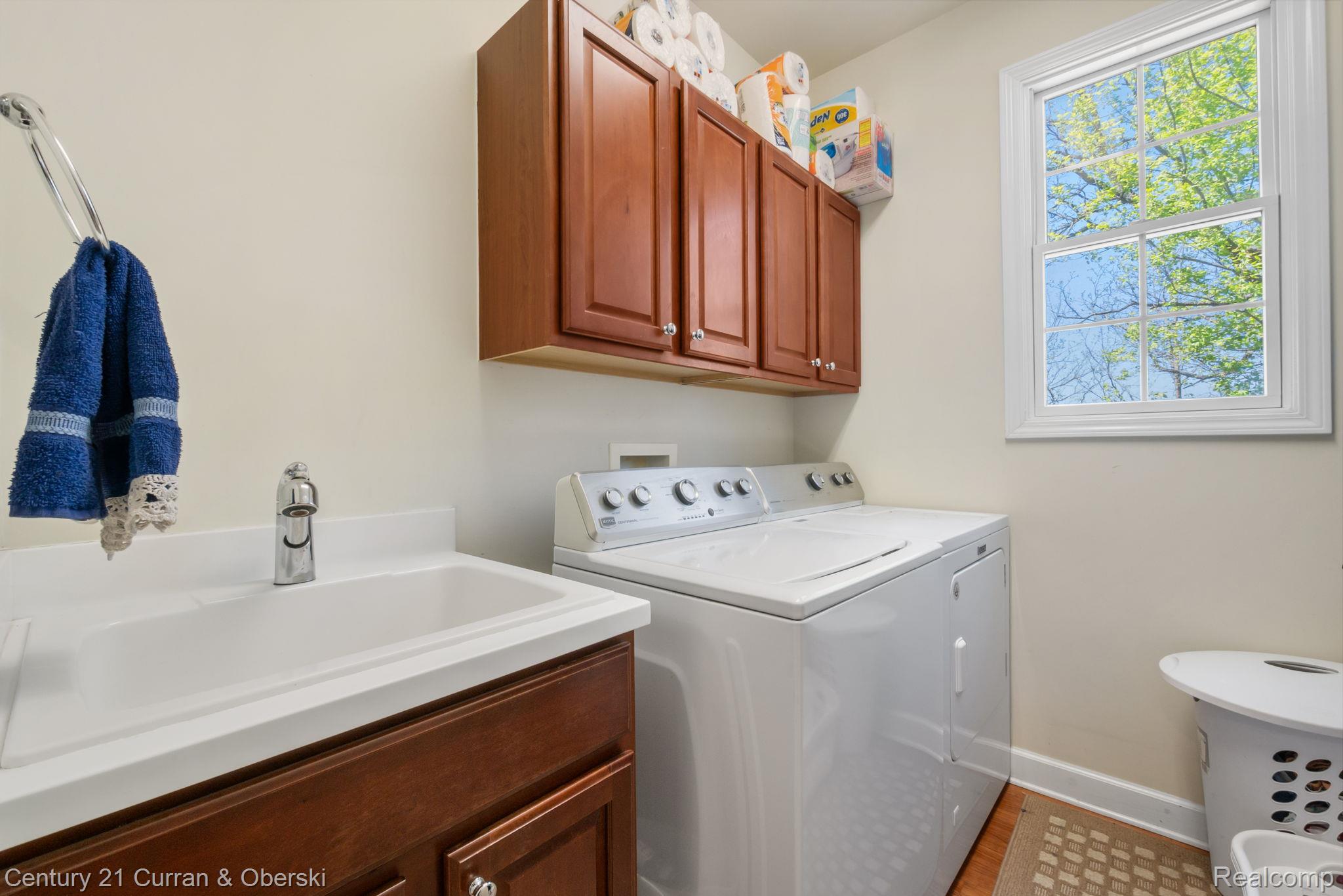 Northville, Michigan, 48168, United States, 5 Bedrooms Bedrooms, ,6 BathroomsBathrooms,Residential,For Sale,2048857