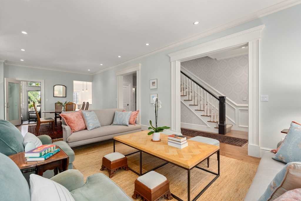 Cambridge, Massachusetts, 02140, United States, 4 Bedrooms Bedrooms, ,4 BathroomsBathrooms,Residential,For Sale,1947050
