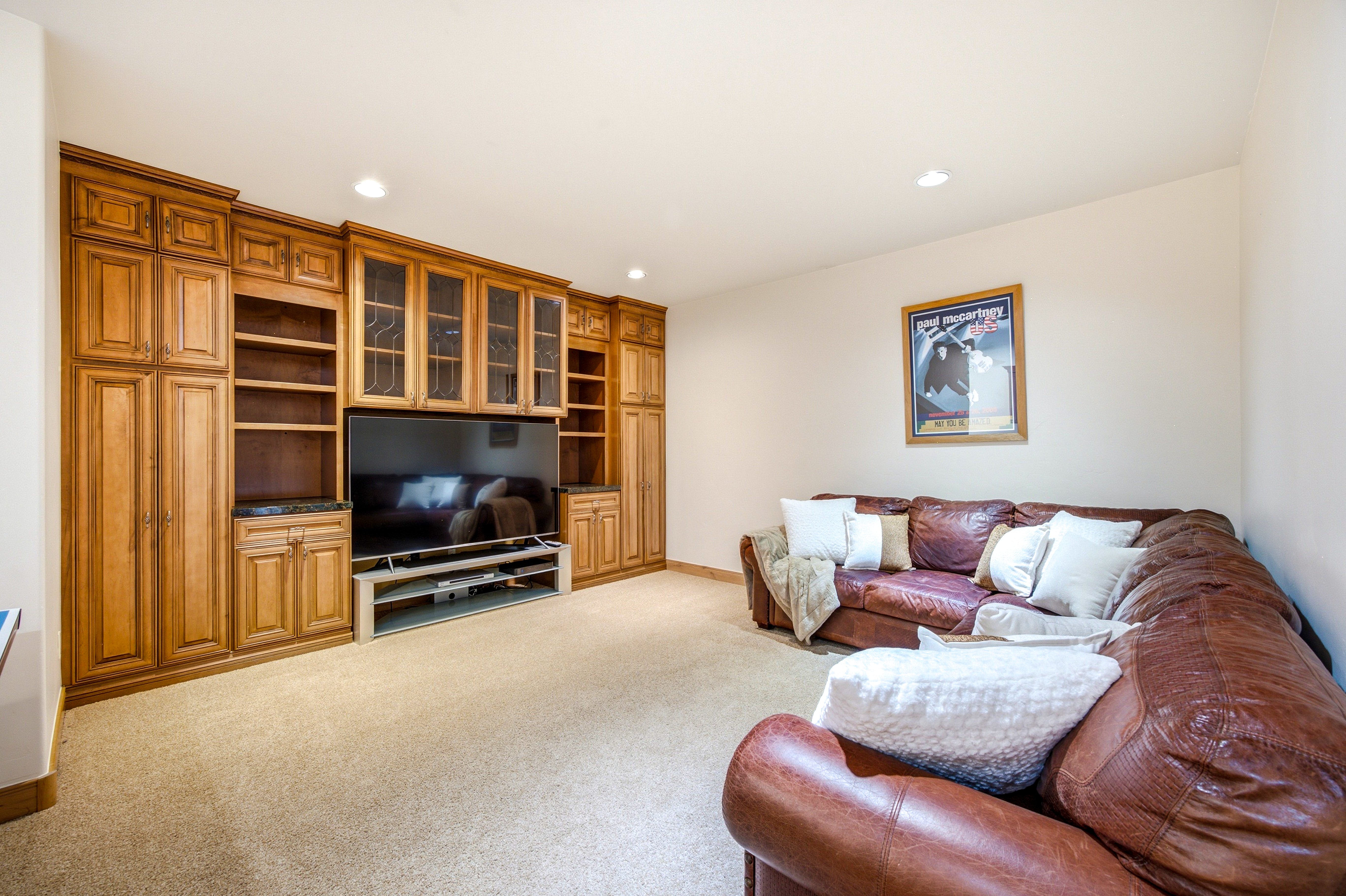  Custom-built, Single-family Home in the Exclusive Grand Traverse Neighborhood - 物件實景