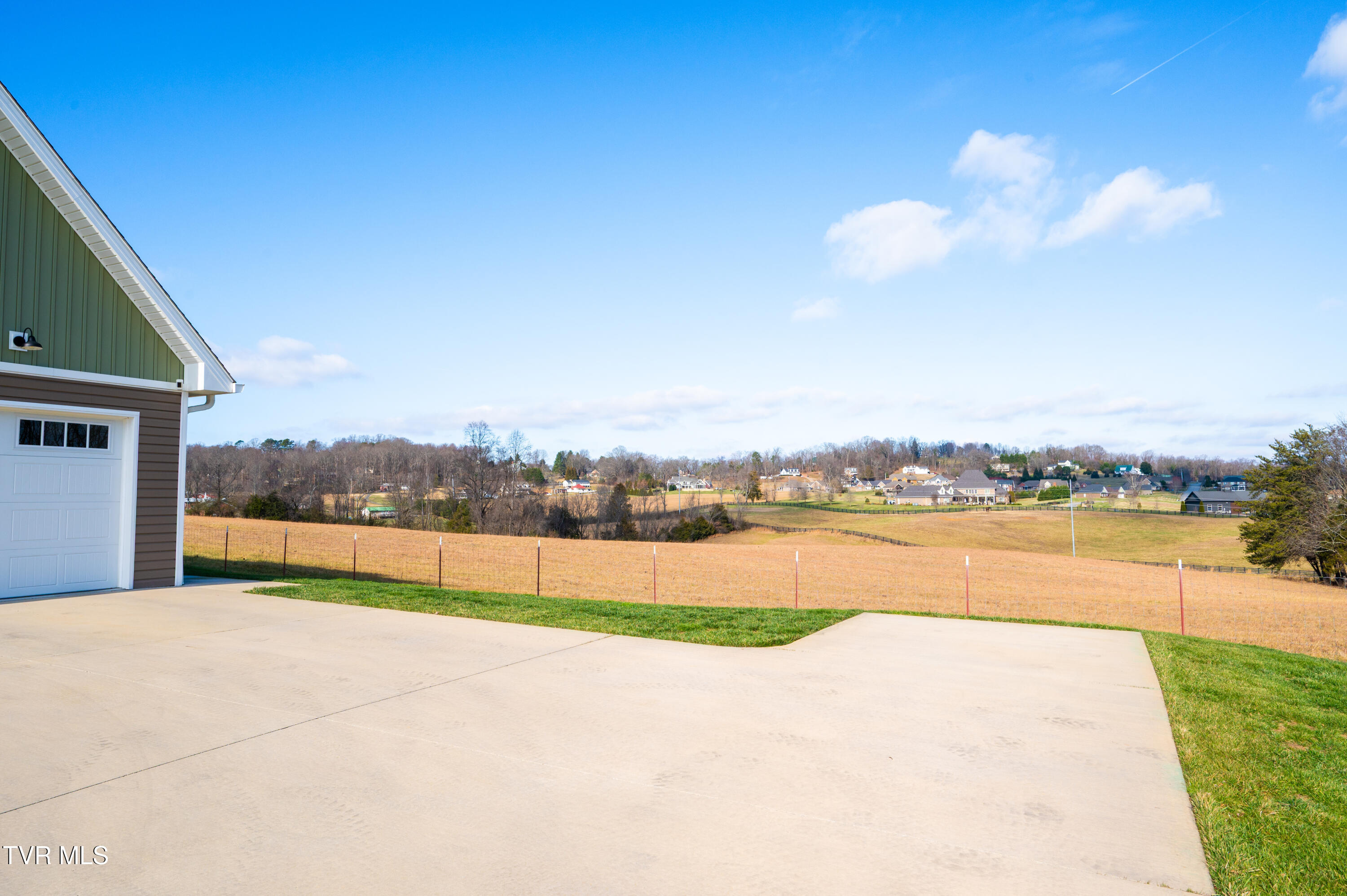 Greeneville, Tennessee, 37745, United States, 4 Bedrooms Bedrooms, ,3 BathroomsBathrooms,Residential,For Sale,2005652