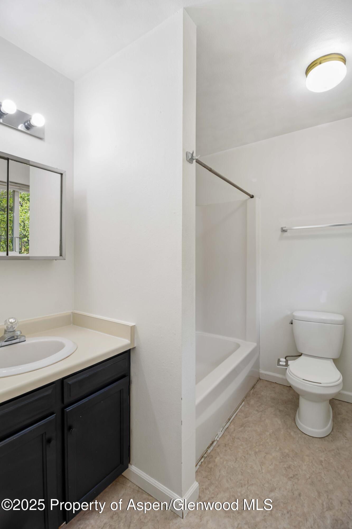 Glenwood Springs, Colorado, 81601, United States, 3 Bedrooms Bedrooms, ,3 BathroomsBathrooms,Residential,For Sale,1941964