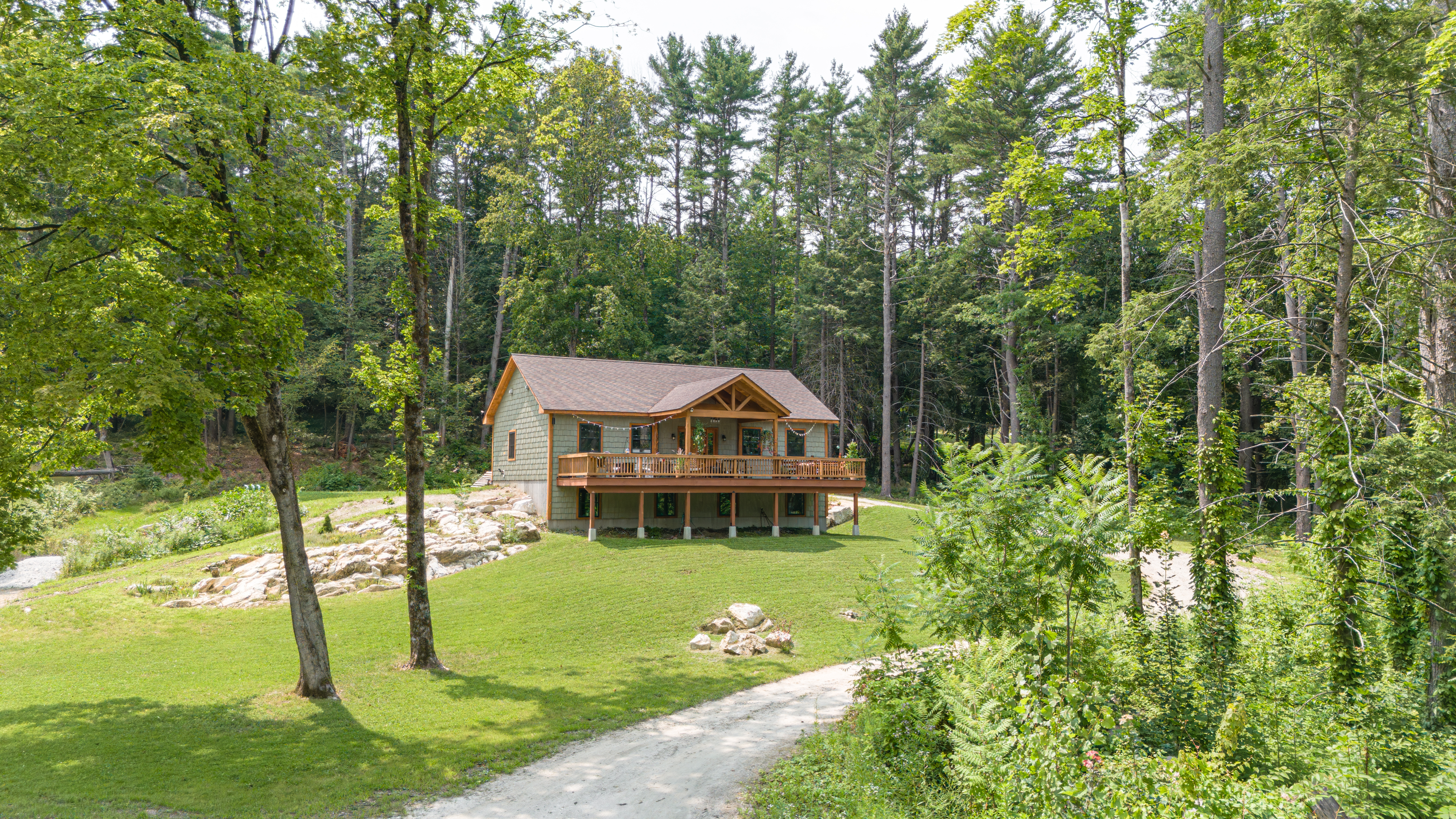 New-Construction Craftsman Contemporary with Hiking at Your Fingertips - 物件實景