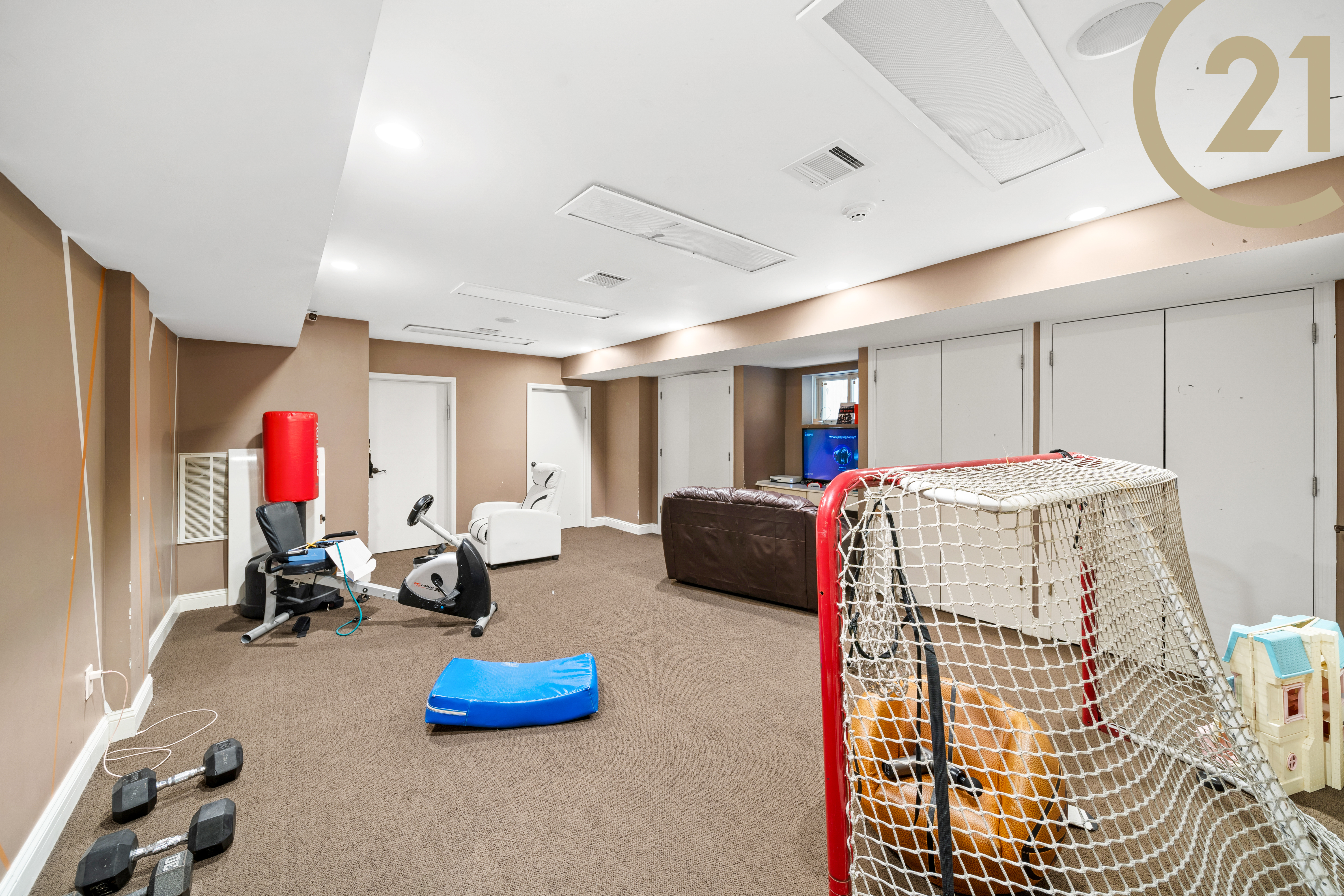 Brooklyn, New York, 11210, United States, 7 Bedrooms Bedrooms, ,5 BathroomsBathrooms,Residential,For Sale,1895266