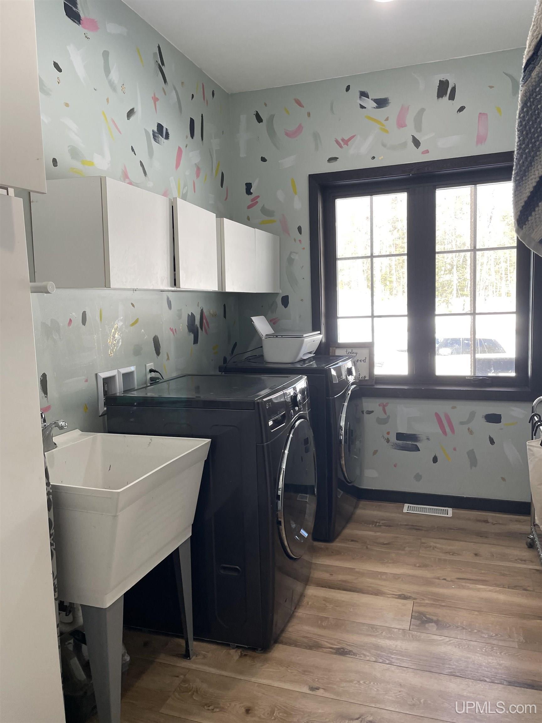 Hancock, Michigan, 49930, United States, 5 Bedrooms Bedrooms, ,3 BathroomsBathrooms,Residential,For Sale,1920535