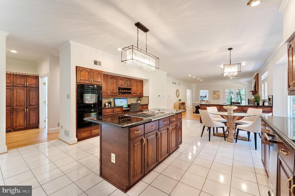 Great Falls, Virginia, 22066, United States, 5 Bedrooms Bedrooms, ,5 BathroomsBathrooms,Residential,For Sale,1900616