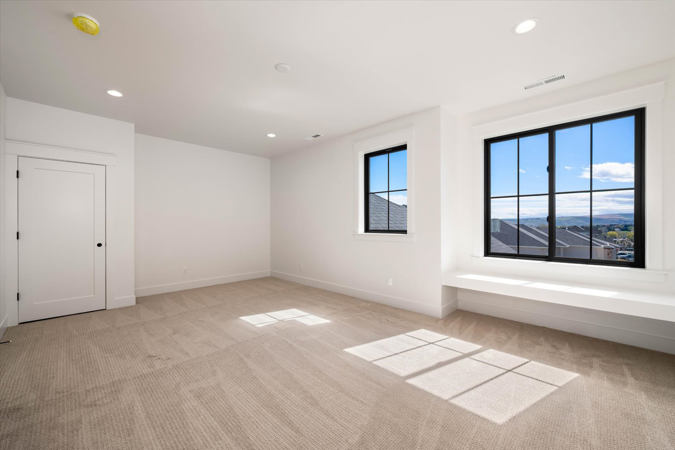  5 bed plus den and 2nd family room, great plan - 物件實景