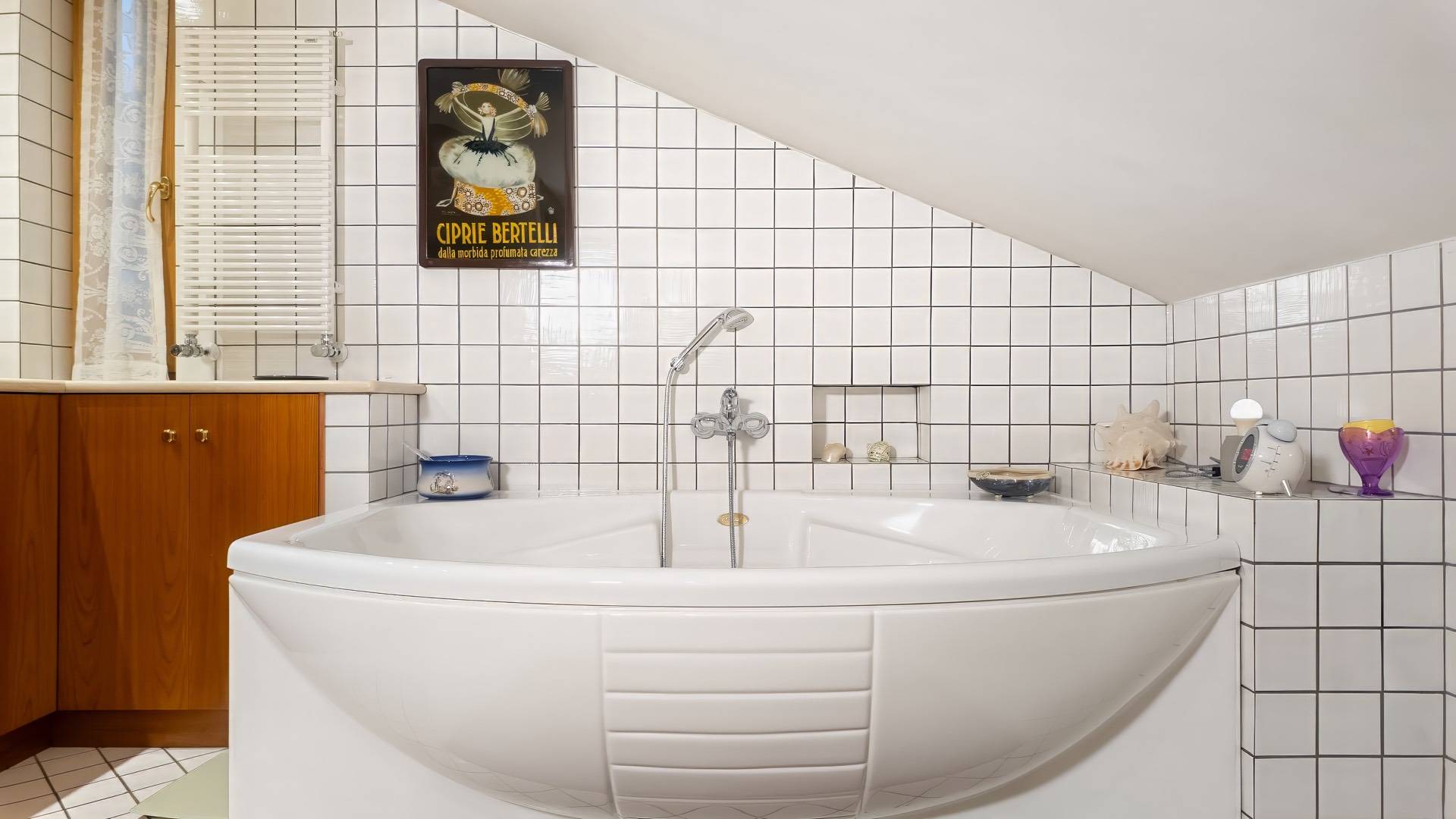 Roma, Roma, 00100, IT, 5 Bedrooms Bedrooms, ,7 BathroomsBathrooms,Residential,For Sale,1805365