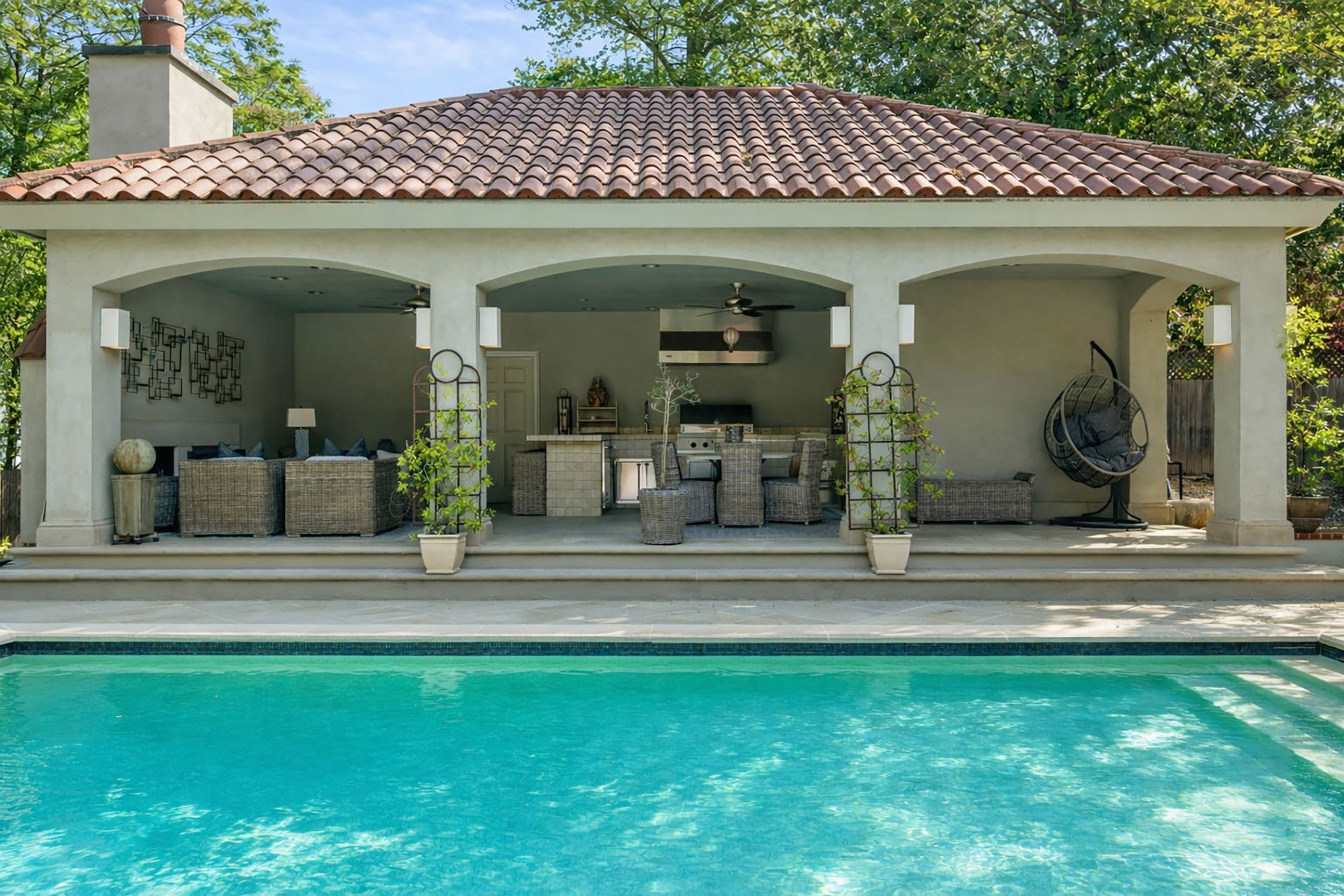  Timeless Ardmore Park Home Blends Classic Charm with Custom Renovations - 物件實景