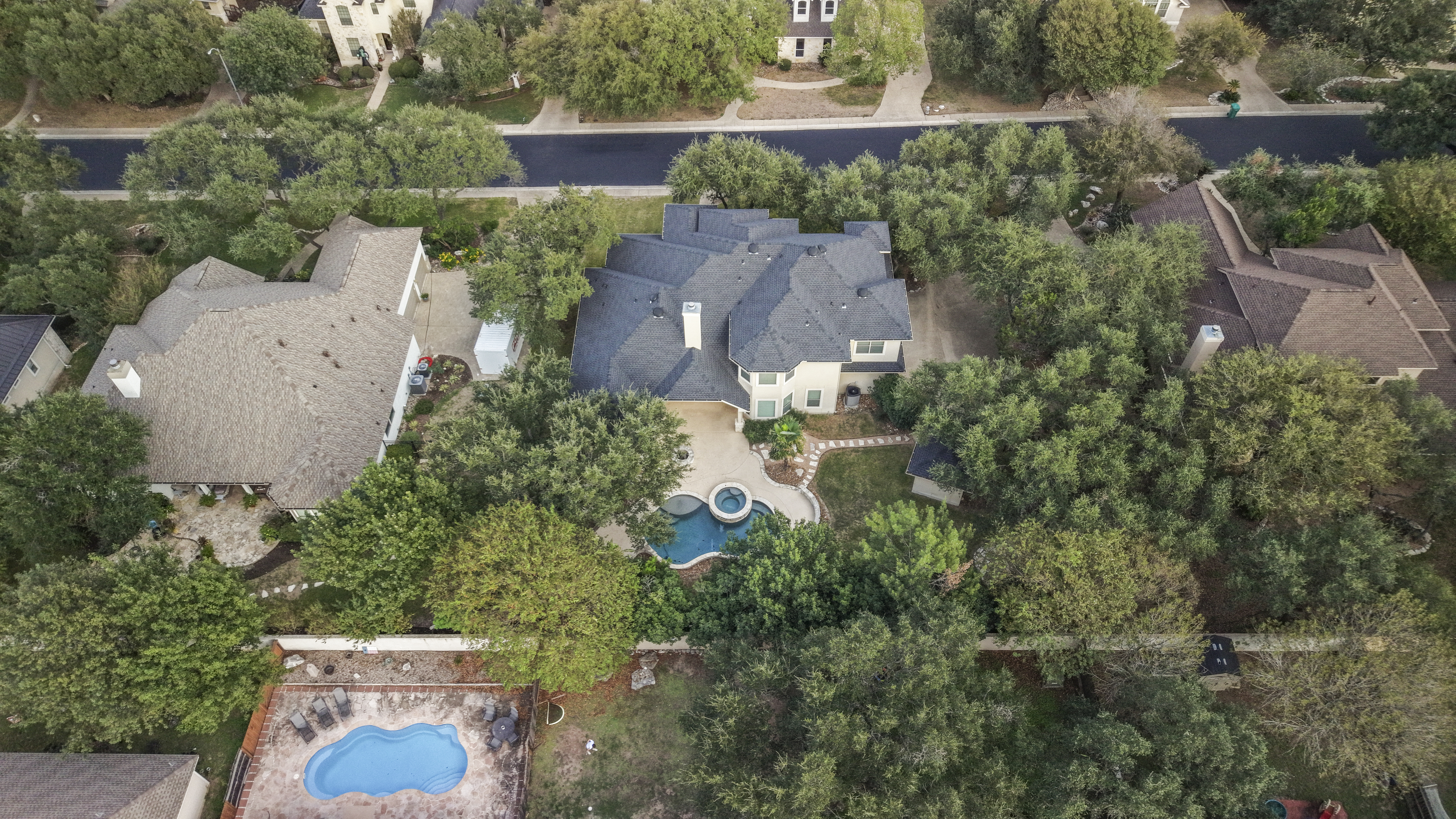  Private 5 Bedroom Oasis with Pool  Heights of Stone Oak - 物件實景