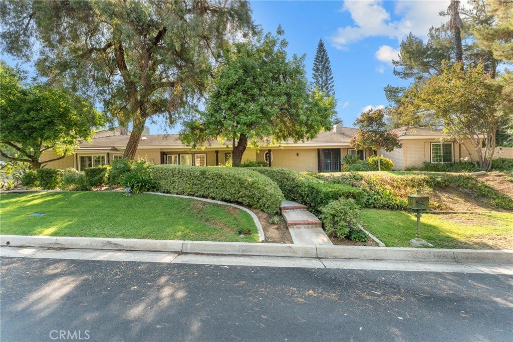 Redlands, California, 92373, United States, 4 Bedrooms Bedrooms, ,4 BathroomsBathrooms,Residential,For Sale,1995131