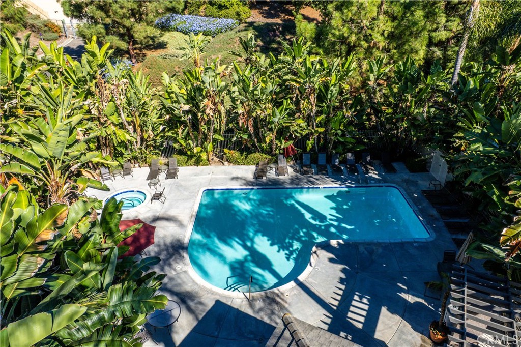 Aliso Viejo, California, 92656, United States, 2 Bedrooms Bedrooms, ,3 BathroomsBathrooms,Residential,For Sale,1989024