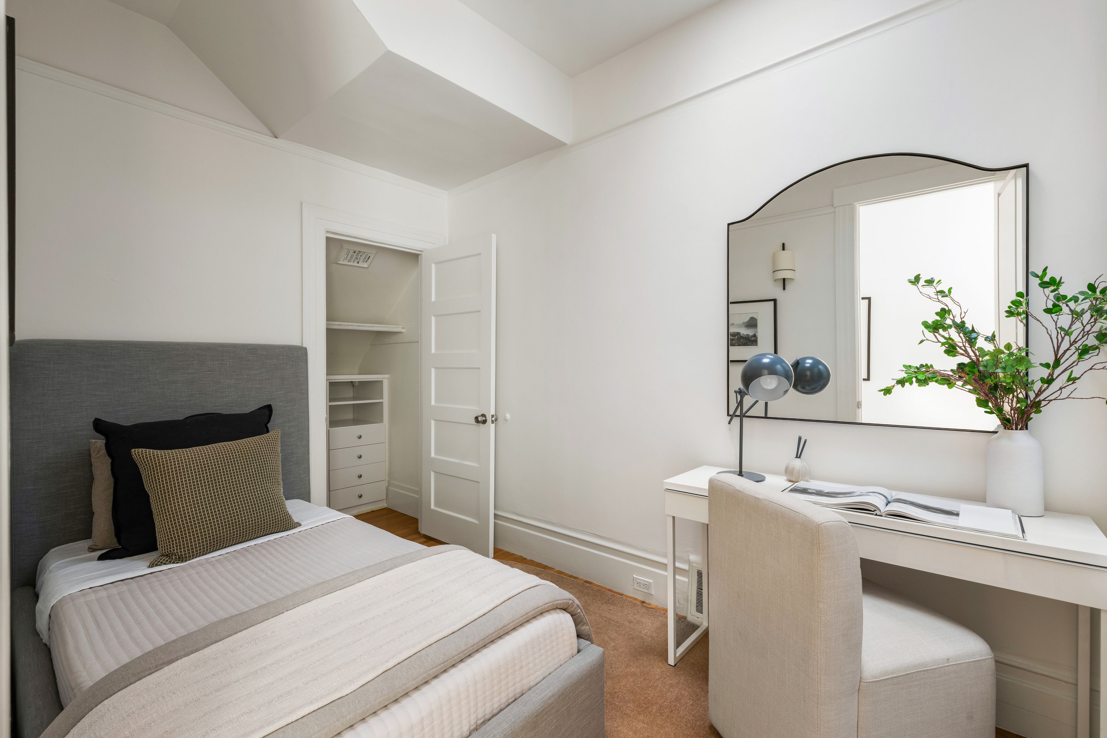  Updated Edwardian Condo w/Deeded Garden - 物件實景