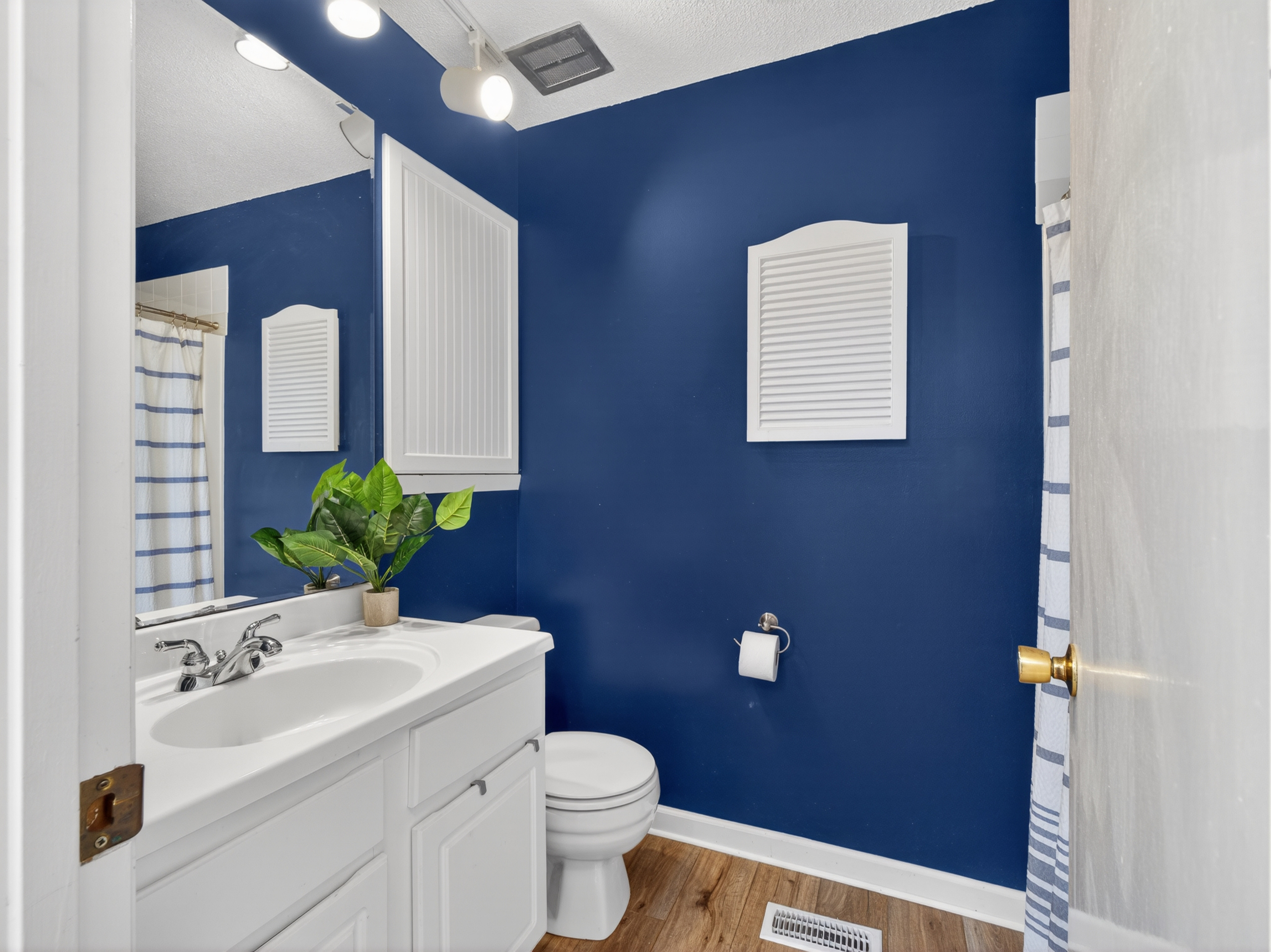  Easy, Breezy Condo Living on Indiana