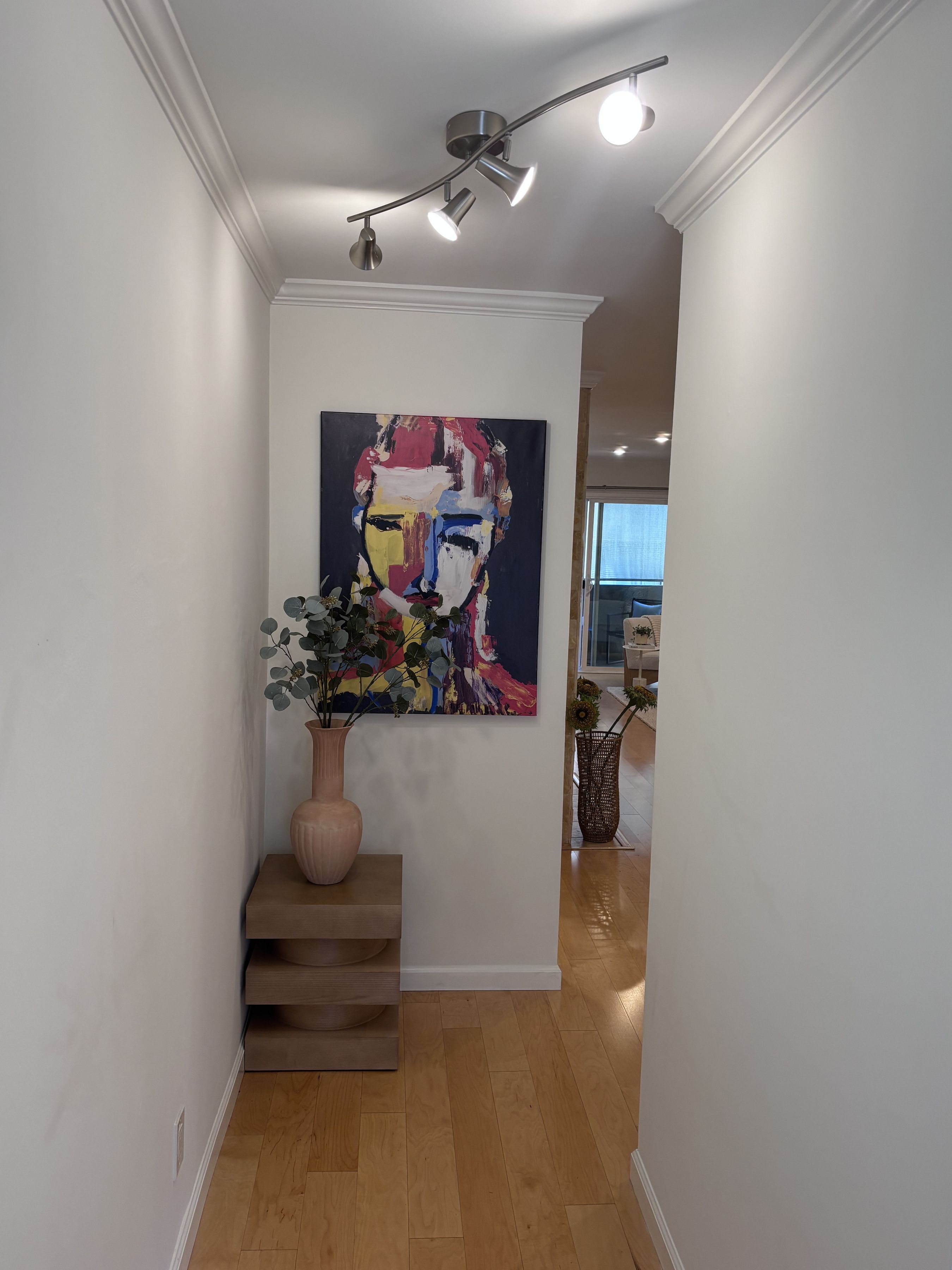  2320 S Bentley Ave - 物件實景