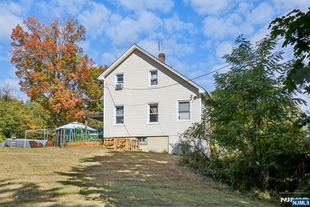 Ridgewood, New Jersey, 07450, United States, 3 Bedrooms Bedrooms, ,2 BathroomsBathrooms,Residential,For Sale,1988211